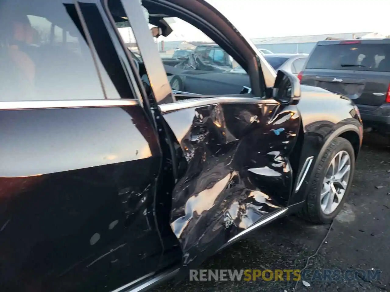 9 Photograph of a damaged car 5UXCR6C59KLL64494 BMW X5 2019