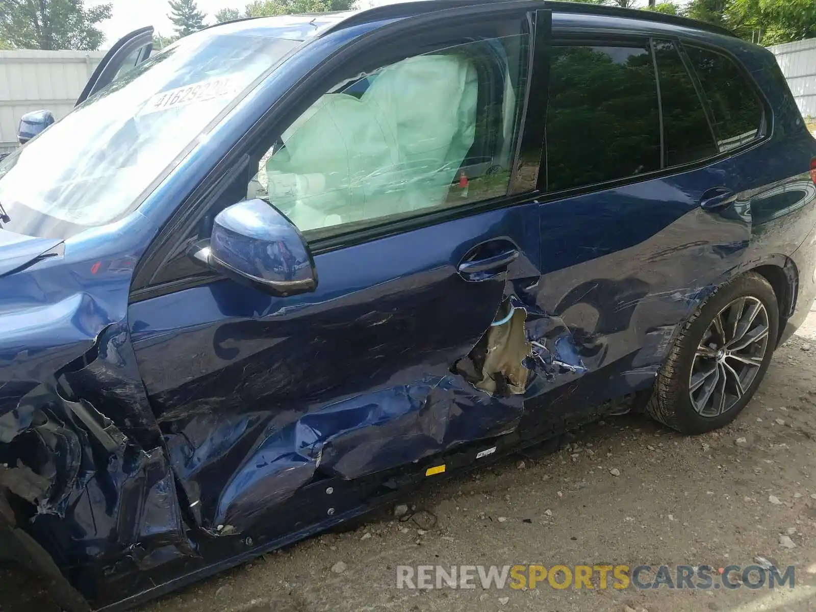 9 Photograph of a damaged car 5UXCR6C5XKLK79440 BMW X5 2019