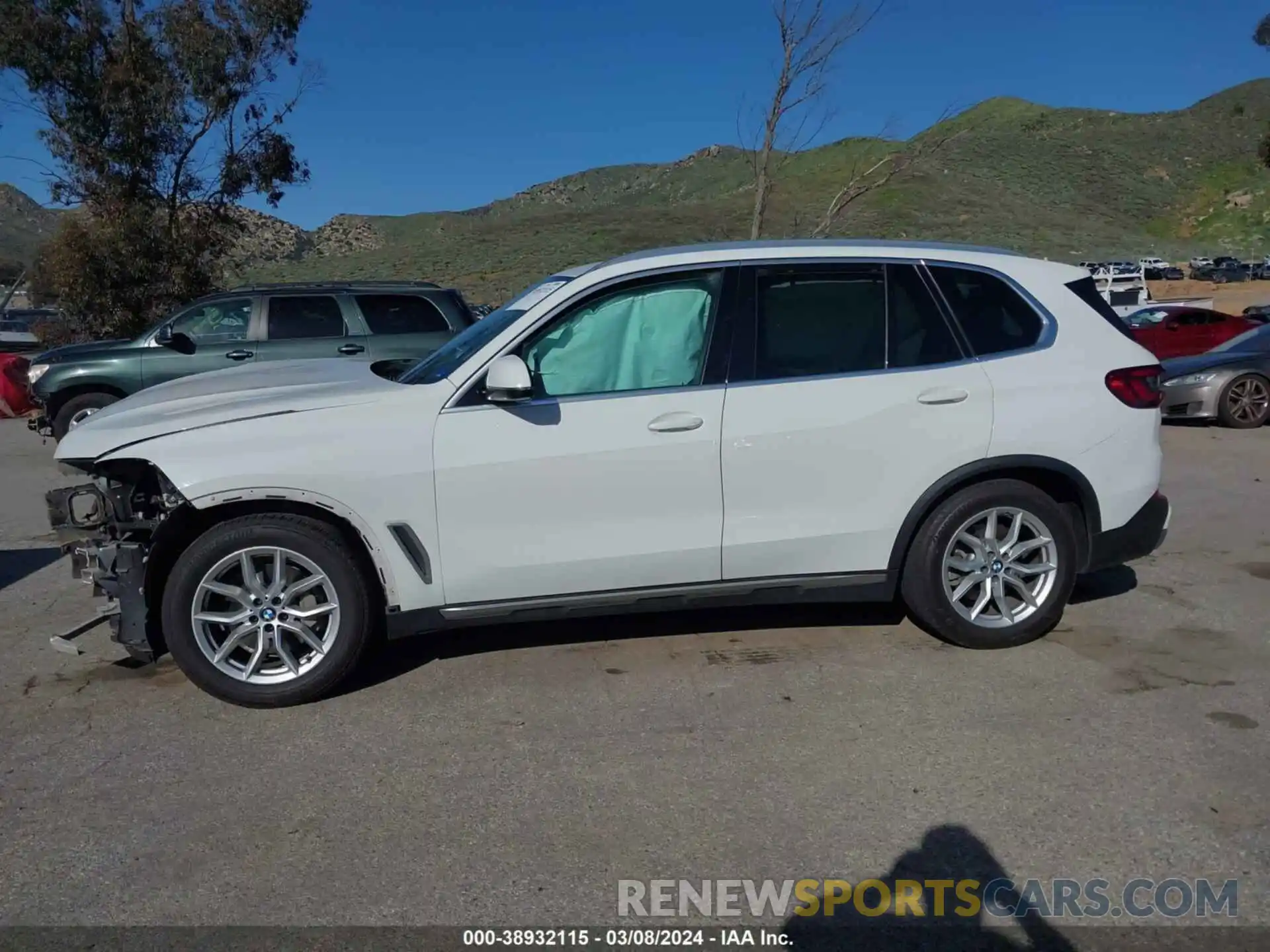 14 Photograph of a damaged car 5UXCR6C5XKLK87327 BMW X5 2019