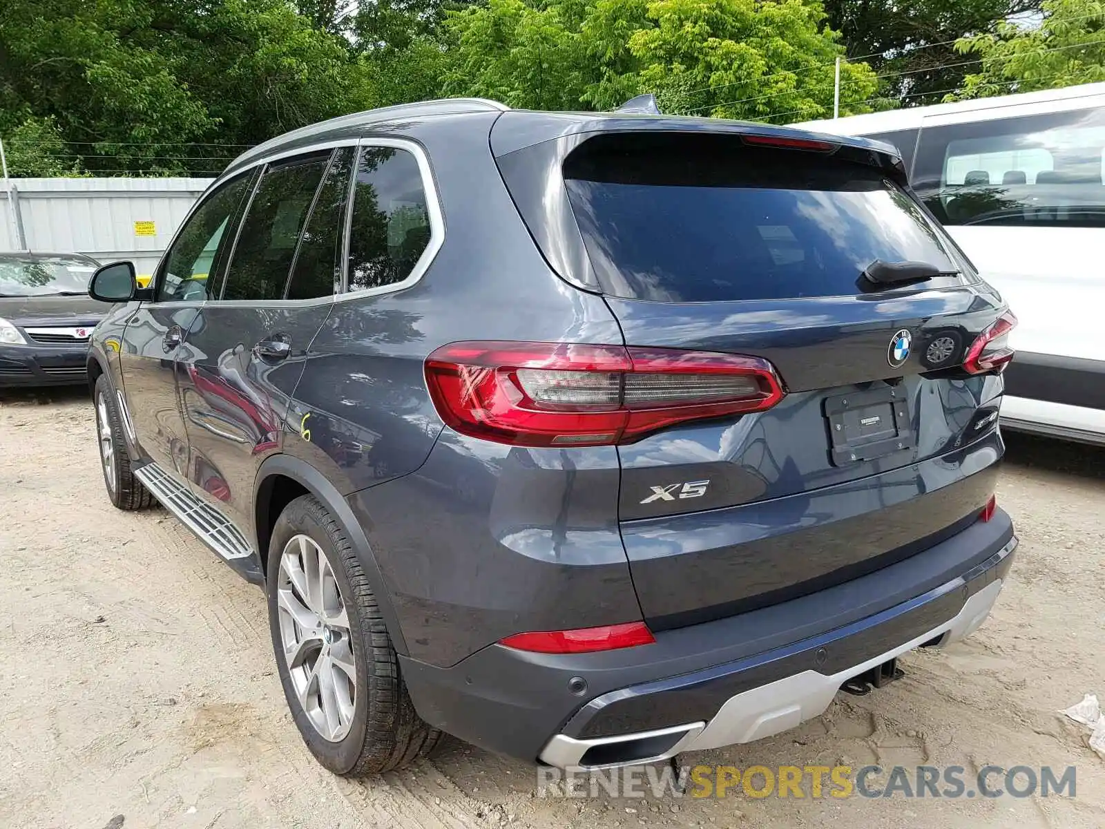 3 Photograph of a damaged car 5UXCR6C5XKLL01789 BMW X5 2019