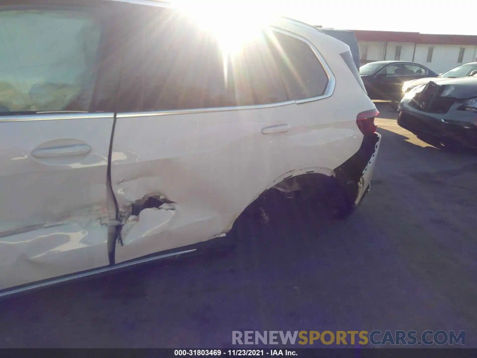 6 Photograph of a damaged car 5UXCR6C5XKLL02702 BMW X5 2019