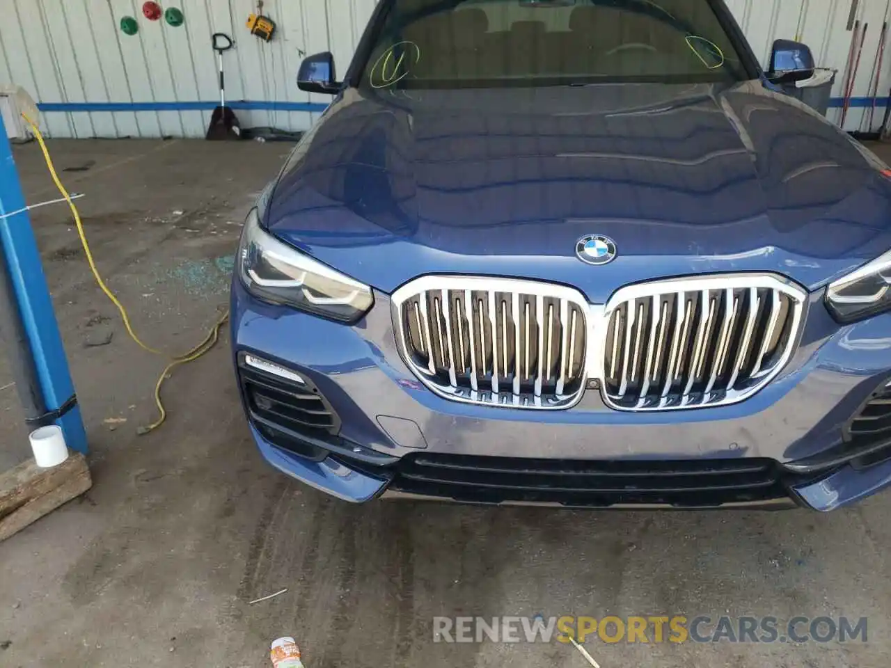 9 Photograph of a damaged car 5UXCR6C5XKLL03820 BMW X5 2019