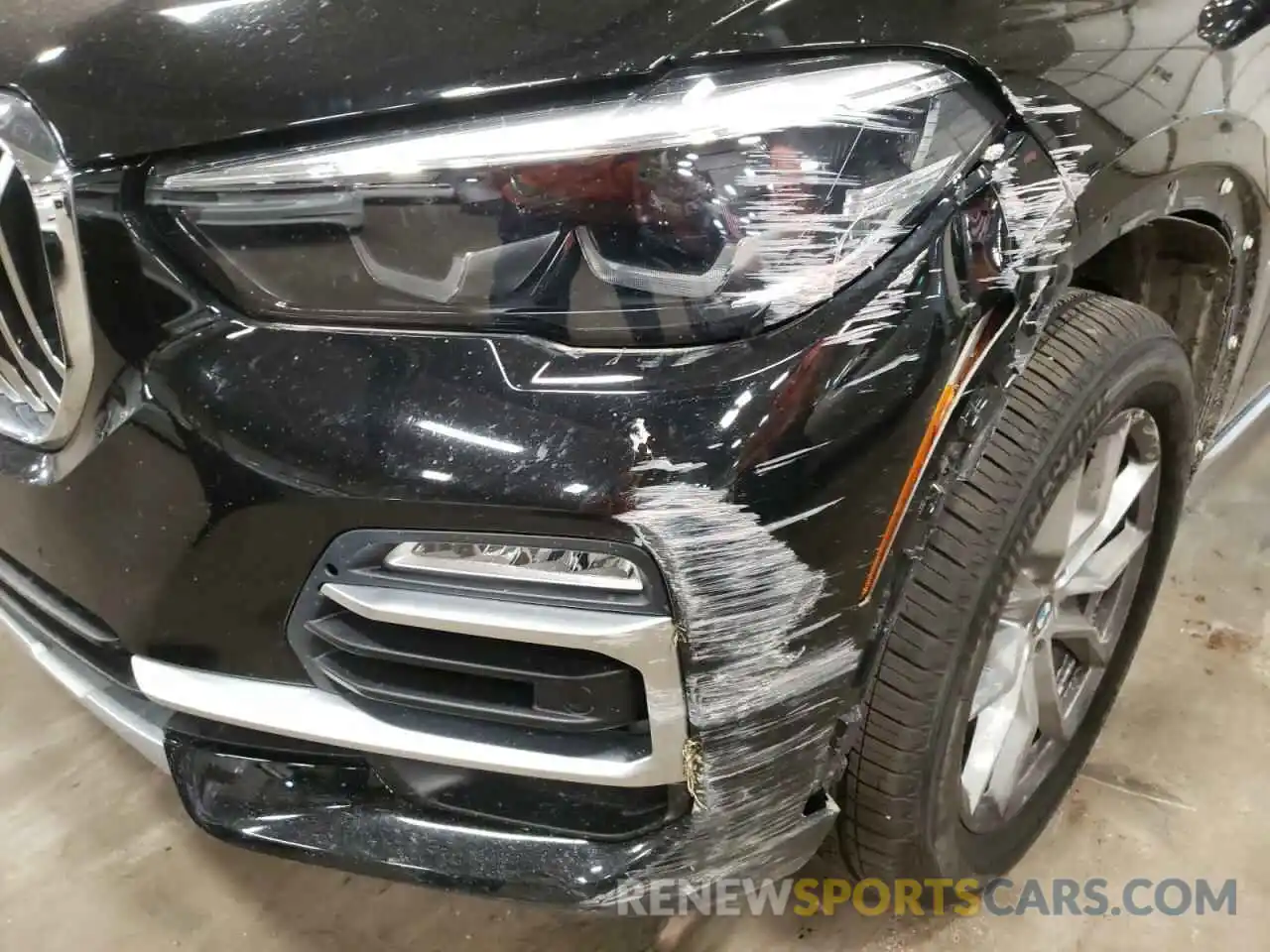 9 Photograph of a damaged car 5UXCR6C5XKLL07978 BMW X5 2019