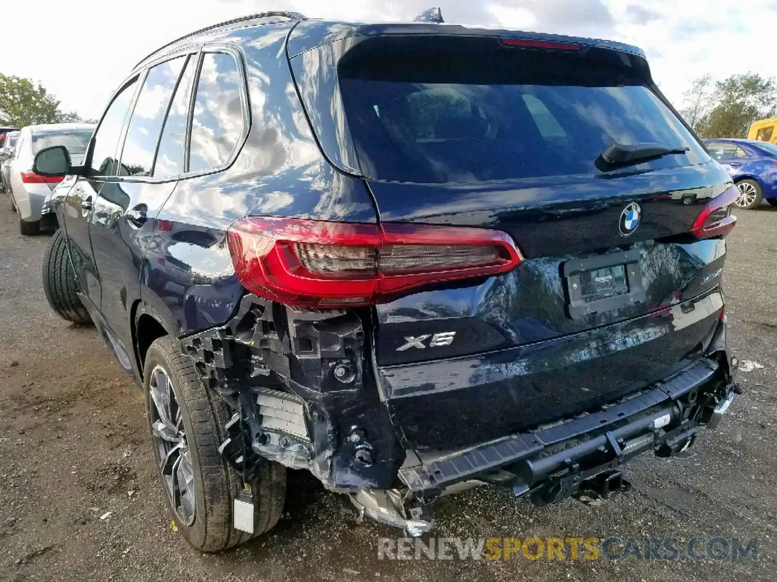 3 Photograph of a damaged car 5UXCR6C5XKLL09505 BMW X5 2019