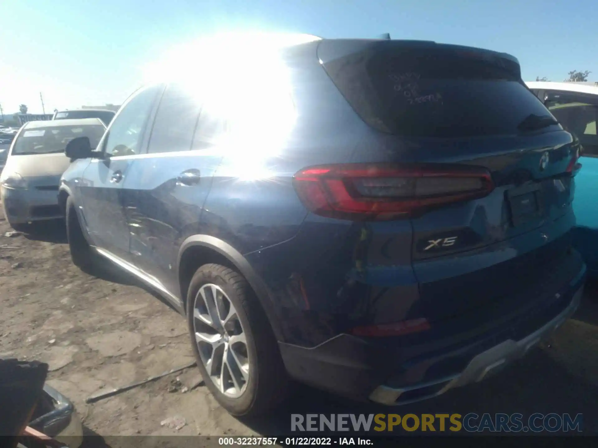 3 Photograph of a damaged car 5UXCR6C5XKLL10332 BMW X5 2019