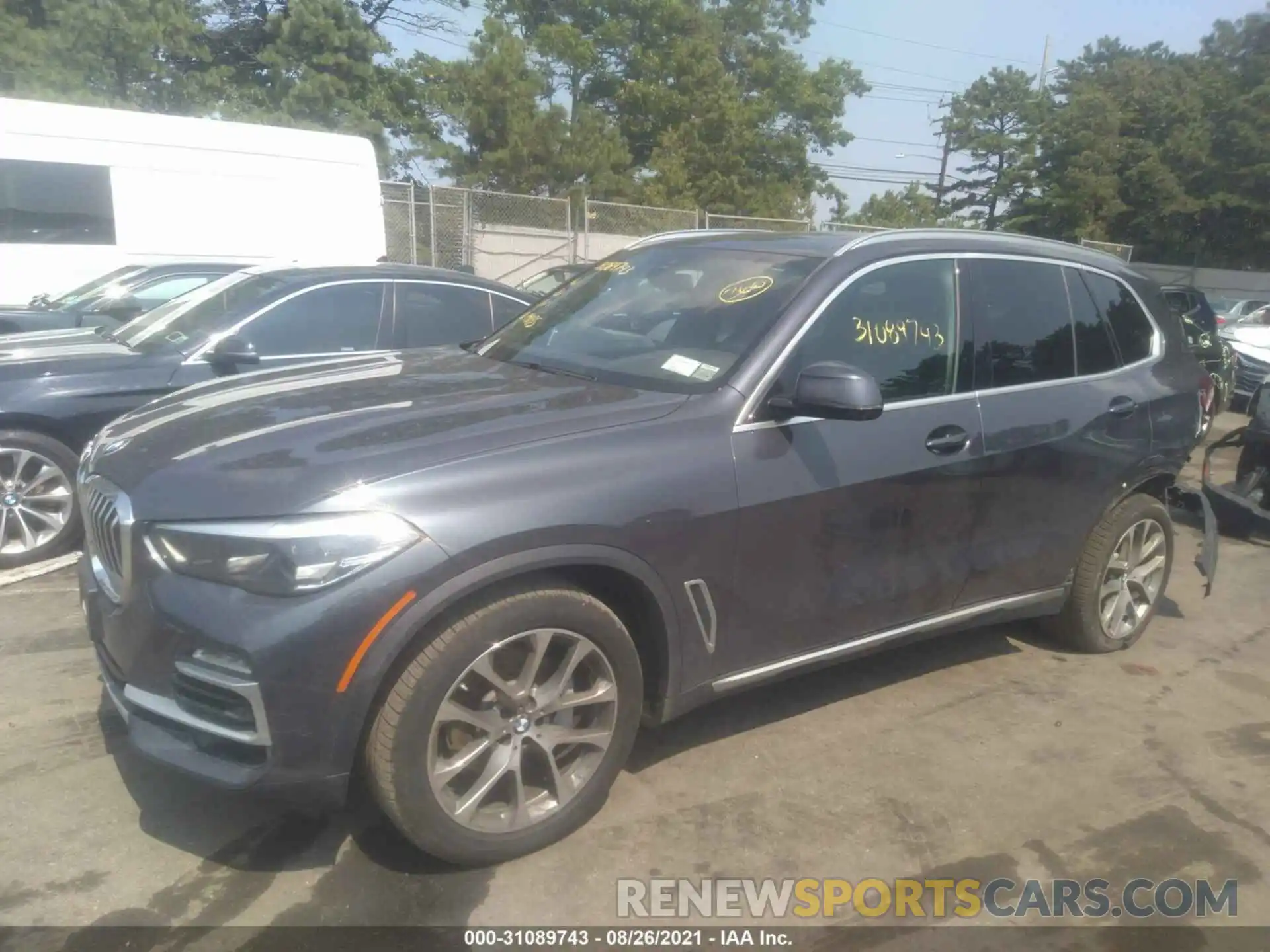 2 Фотография поврежденного автомобиля 5UXCR6C5XKLL35361 BMW X5 2019