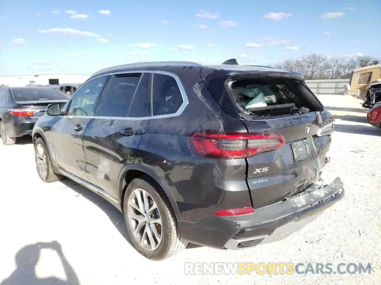 3 Photograph of a damaged car 5UXCR6C5XKLL36218 BMW X5 2019