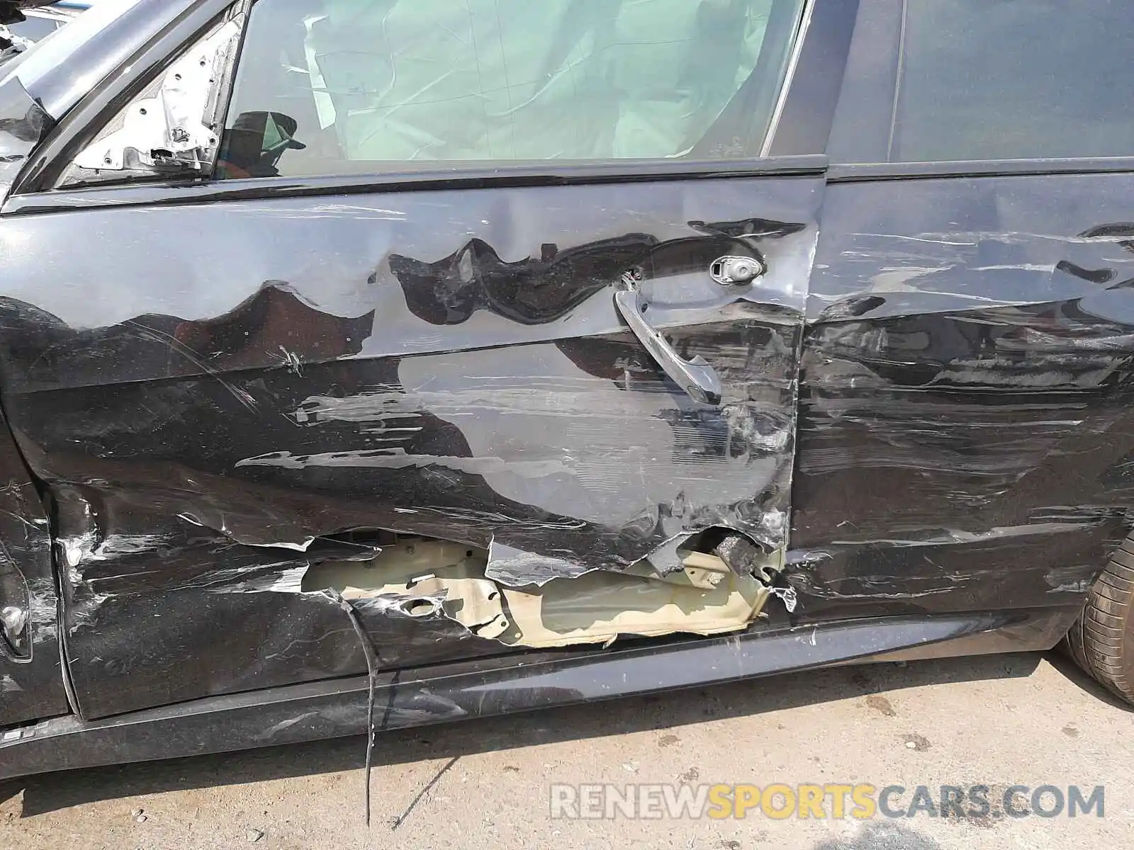 10 Photograph of a damaged car 5UXCR6C5XKLL40091 BMW X5 2019