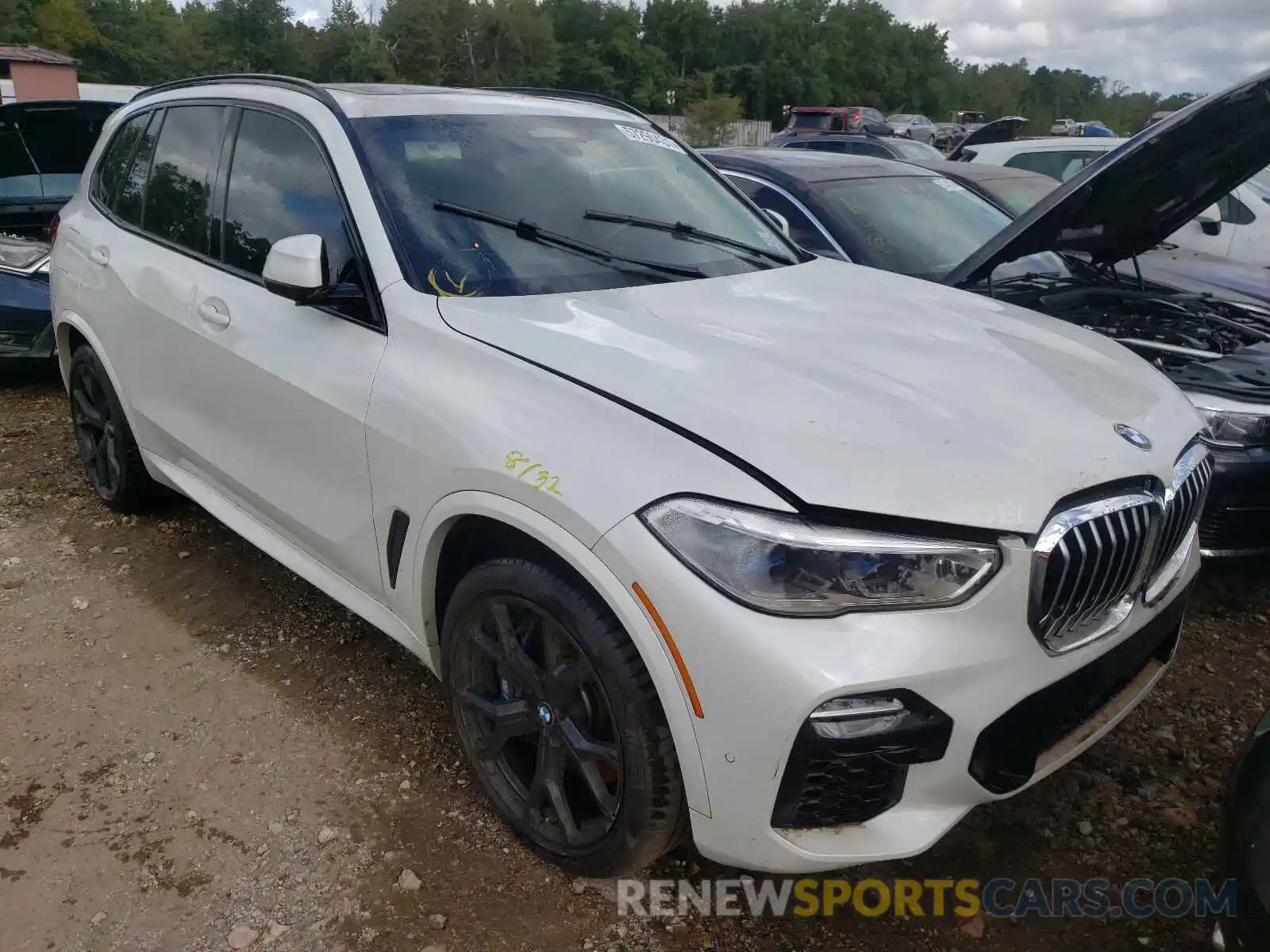 1 Фотография поврежденного автомобиля 5UXJU2C50KLB15311 BMW X5 2019