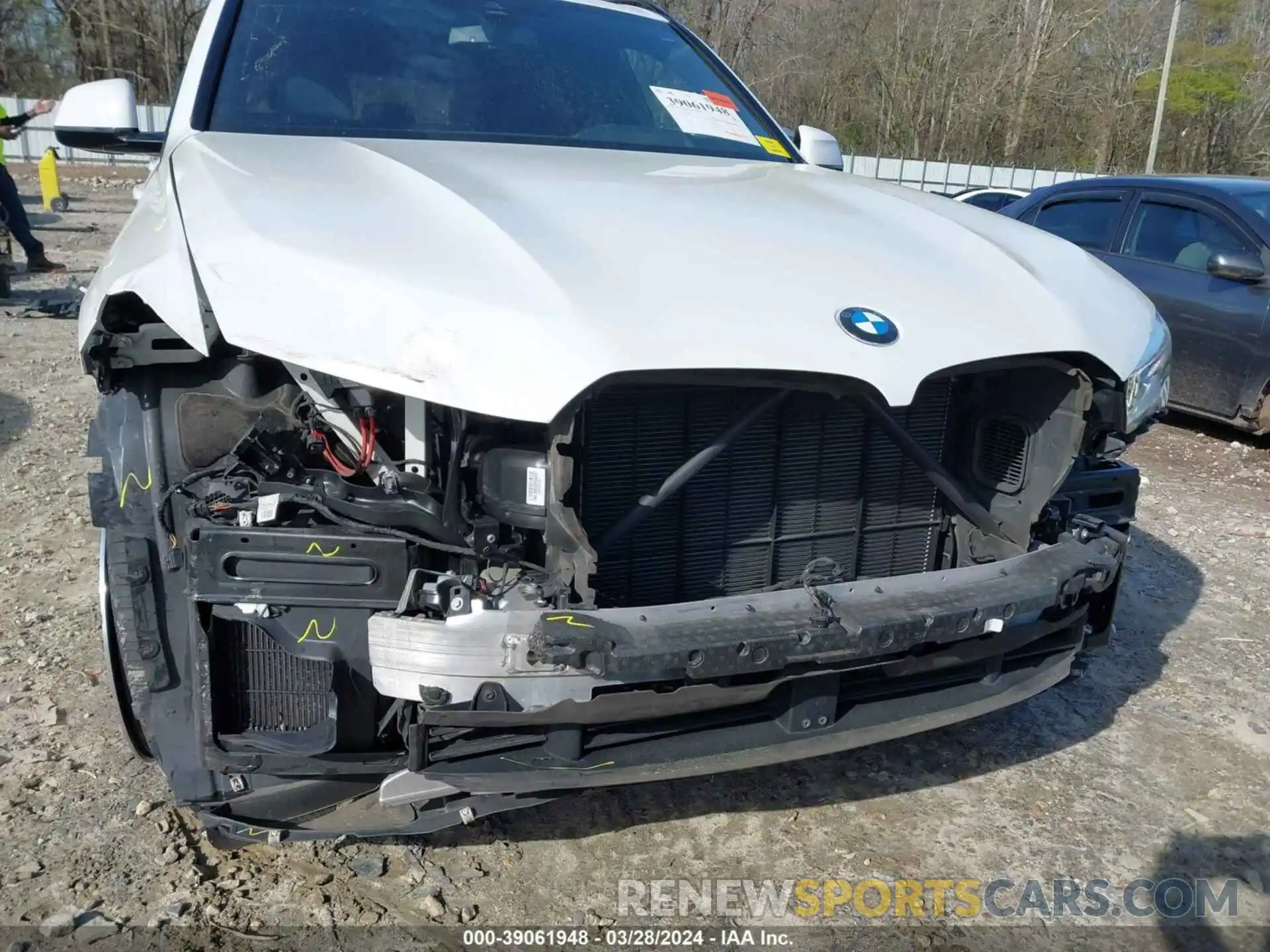 6 Photograph of a damaged car 5UXJU2C50KLN65280 BMW X5 2019