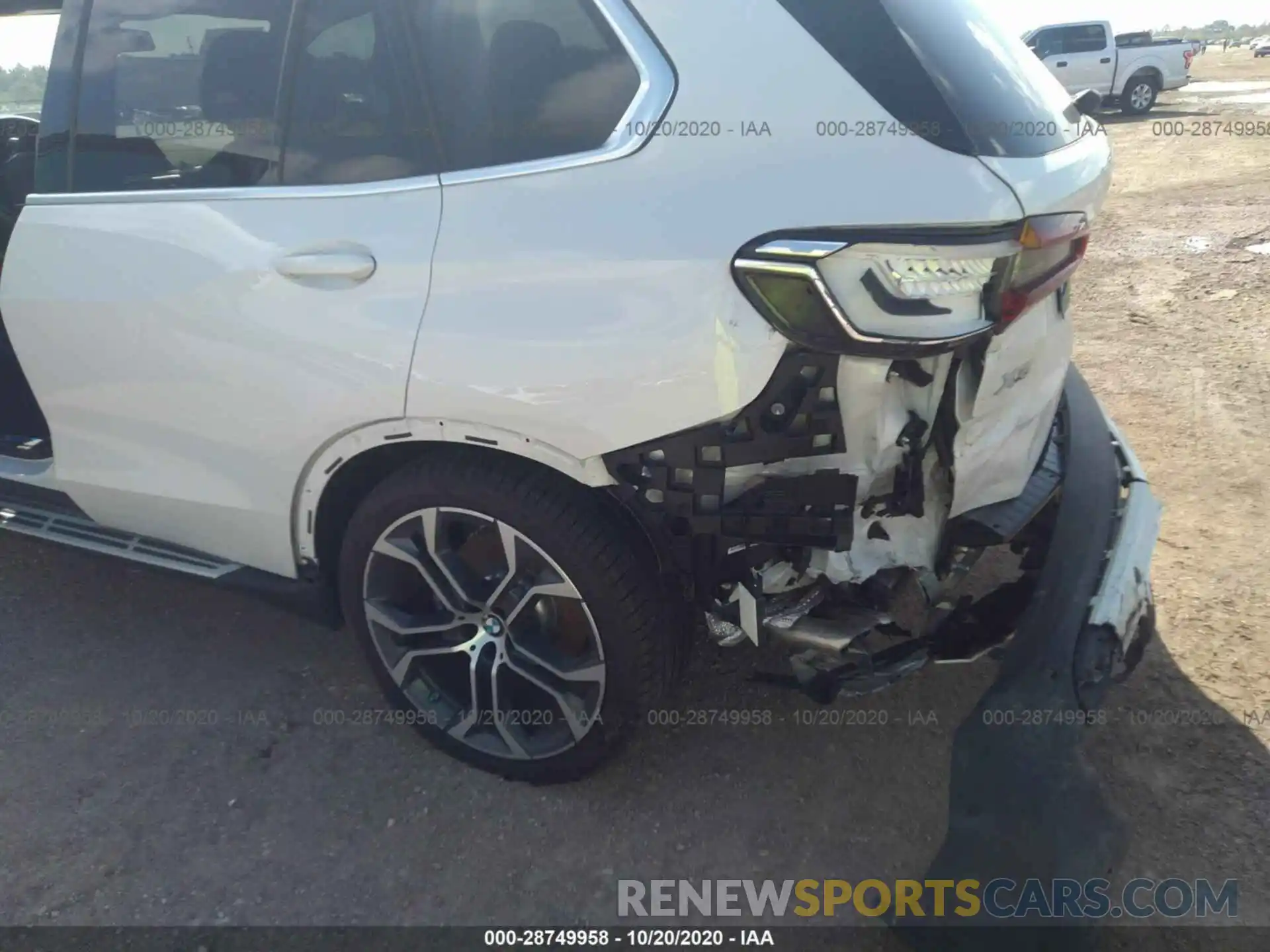 6 Photograph of a damaged car 5UXJU2C50KLN67255 BMW X5 2019