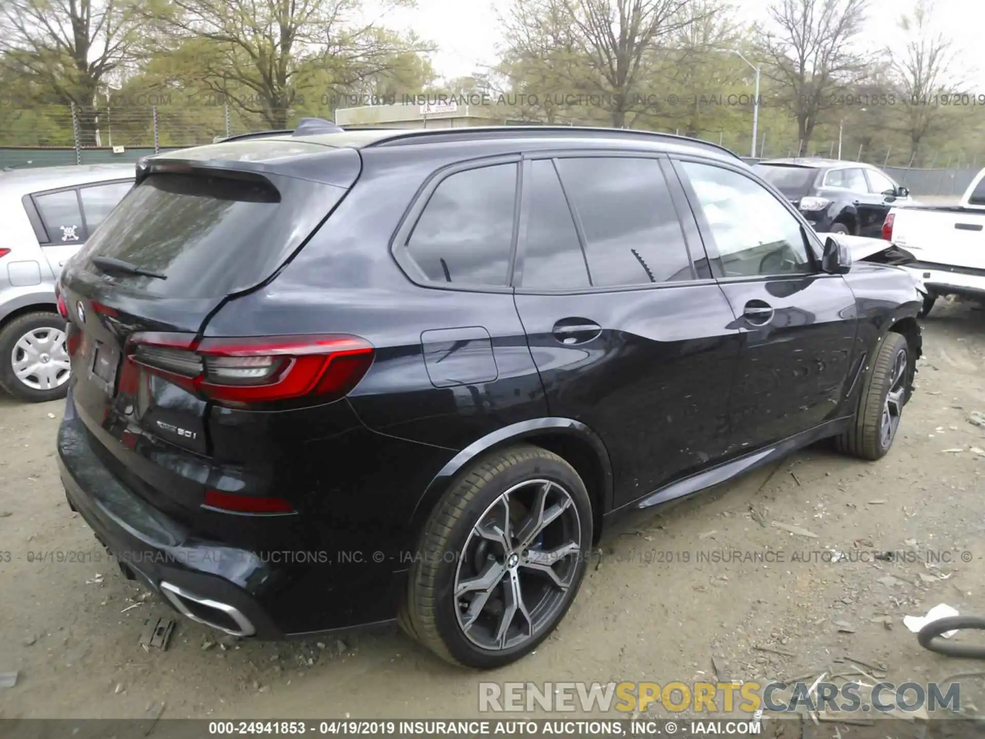 4 Photograph of a damaged car 5UXJU2C52KLB15567 BMW X5 2019