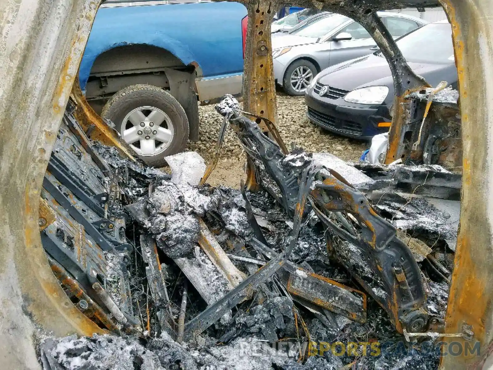 6 Photograph of a damaged car 5UXJU2C52KLN66799 BMW X5 2019