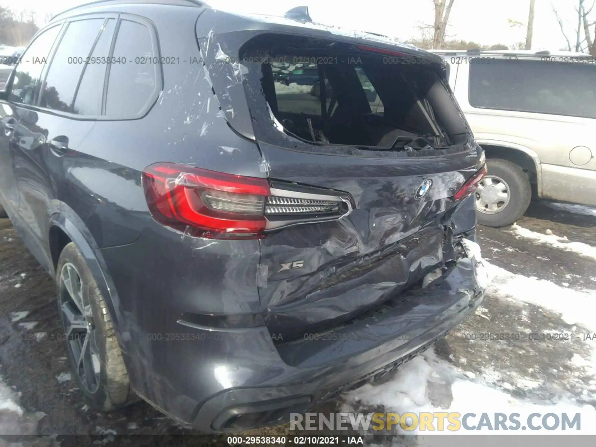 6 Photograph of a damaged car 5UXJU2C53KLN66195 BMW X5 2019
