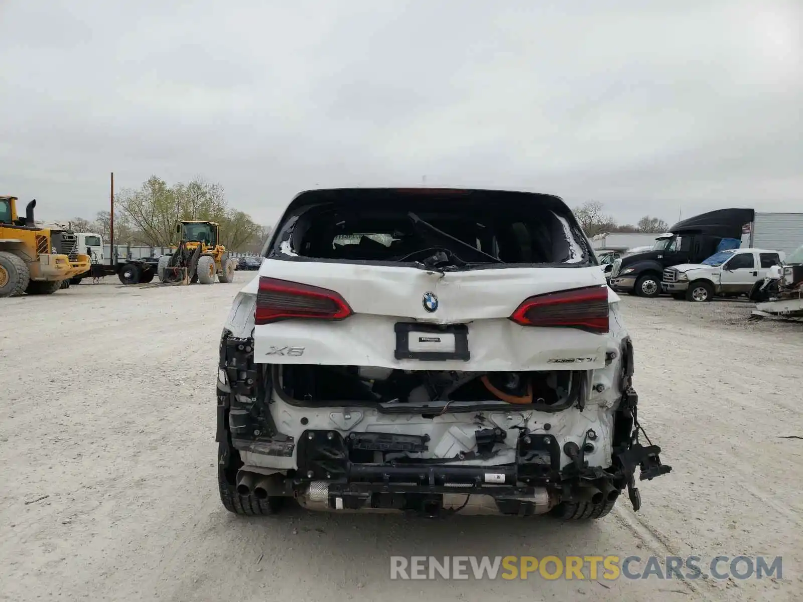 9 Photograph of a damaged car 5UXJU2C55KLN65002 BMW X5 2019