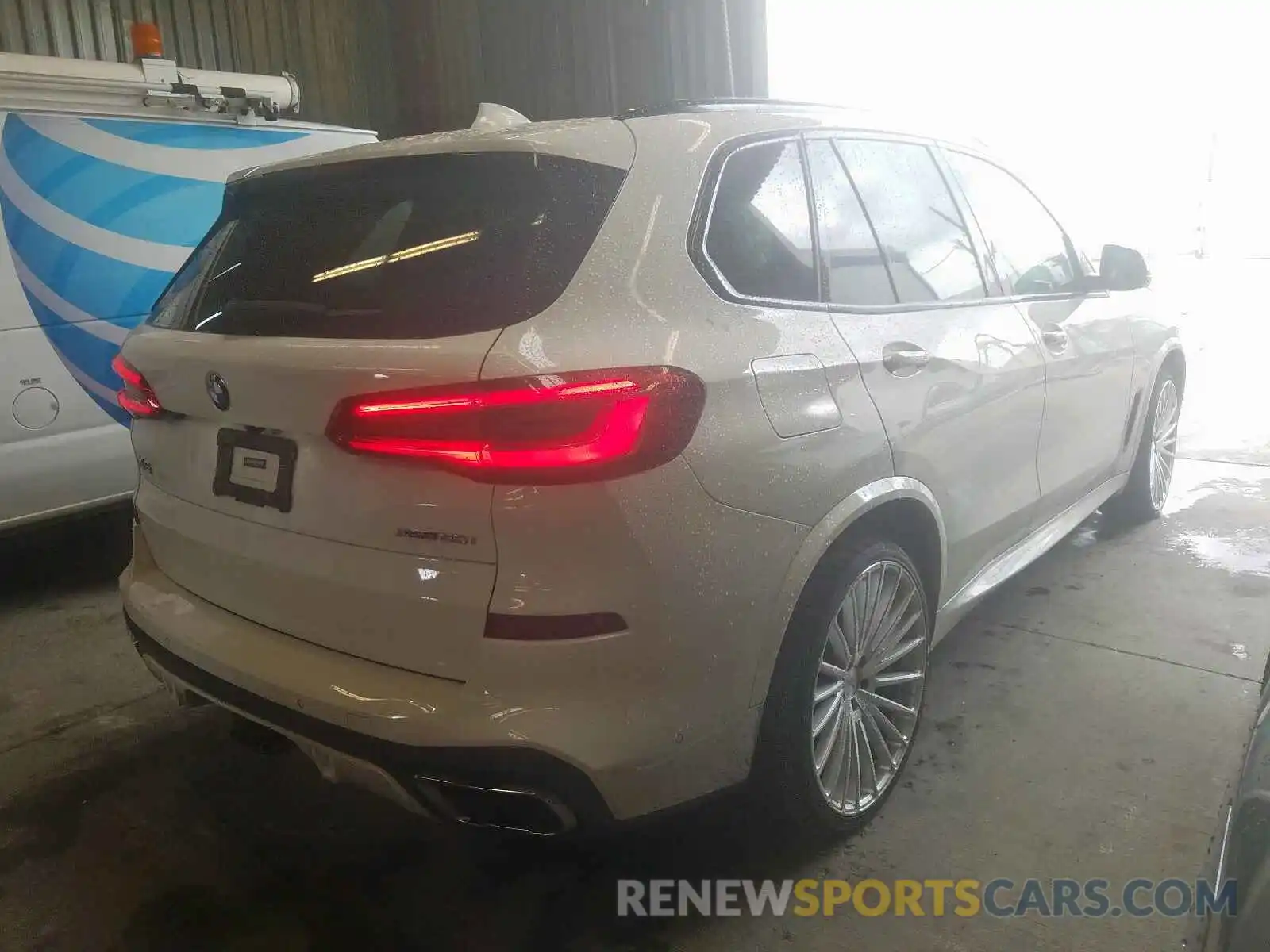 4 Фотография поврежденного автомобиля 5UXJU2C55KLN66909 BMW X5 2019