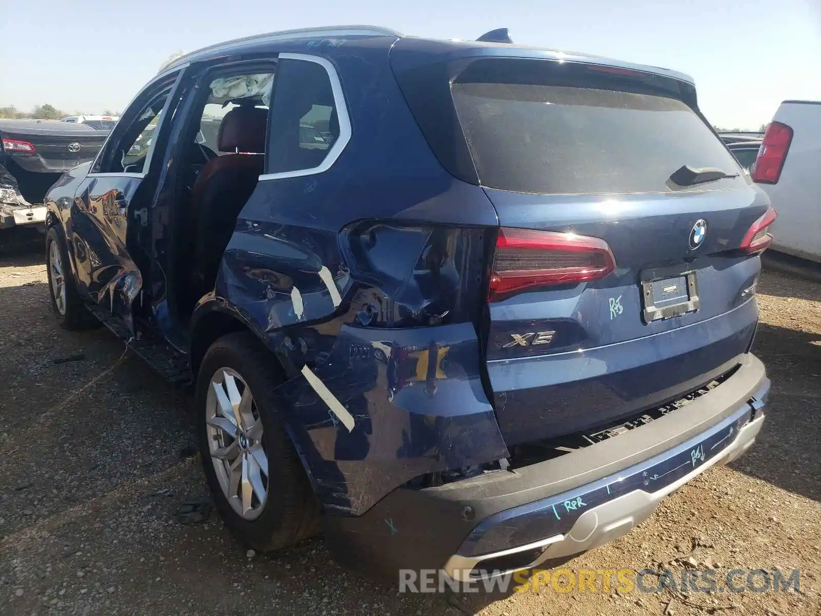 3 Photograph of a damaged car 5UXJU2C55KLN67381 BMW X5 2019