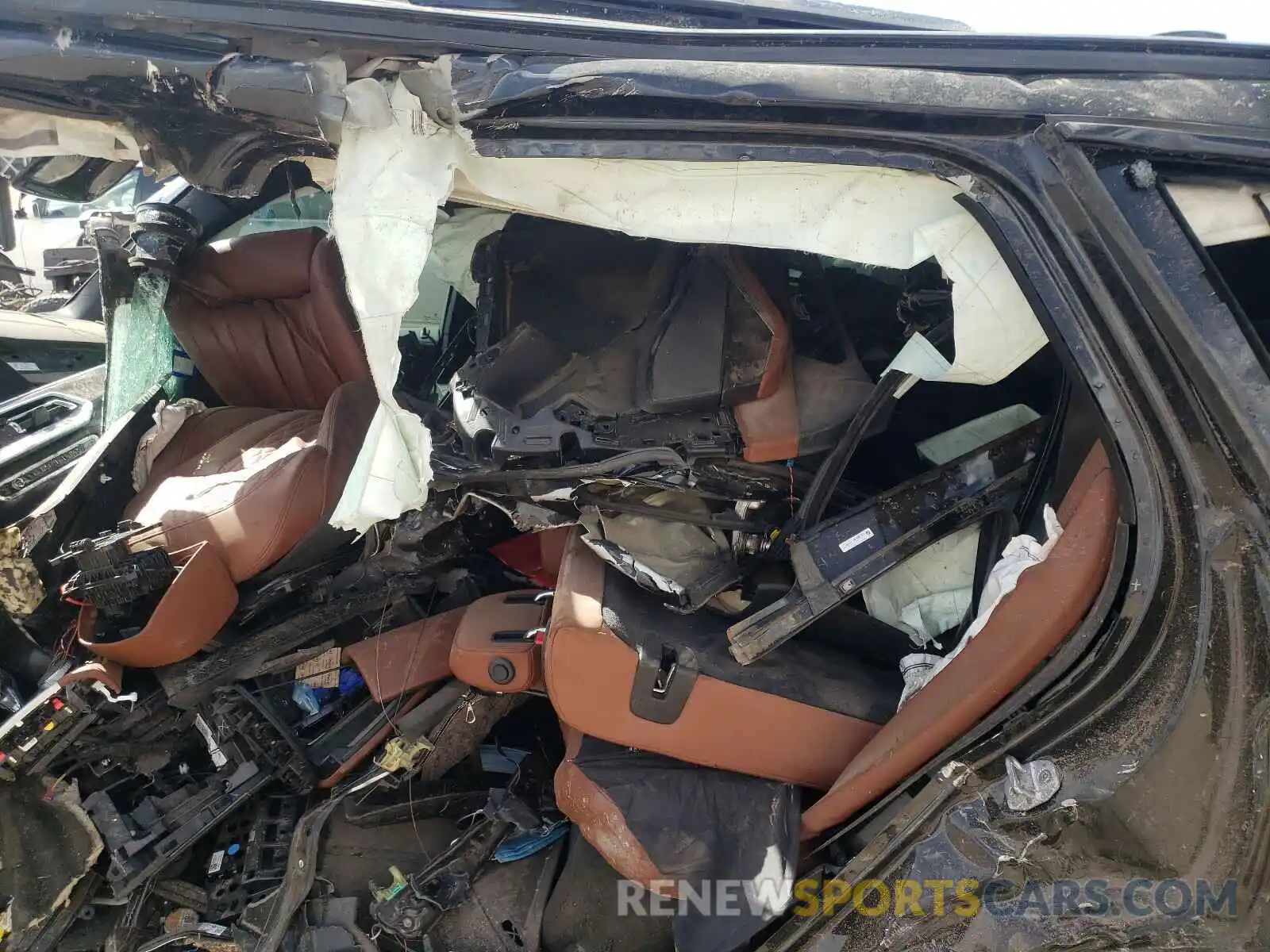 6 Photograph of a damaged car 5UXJU2C57KLB15371 BMW X5 2019