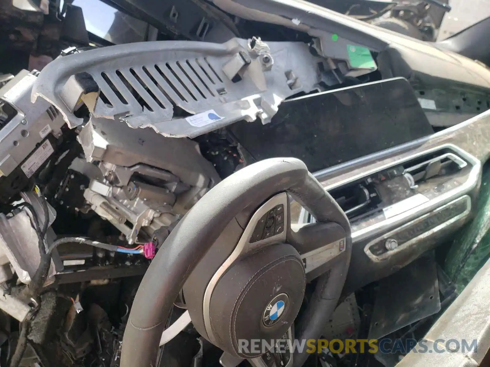 8 Photograph of a damaged car 5UXJU2C57KLB15371 BMW X5 2019