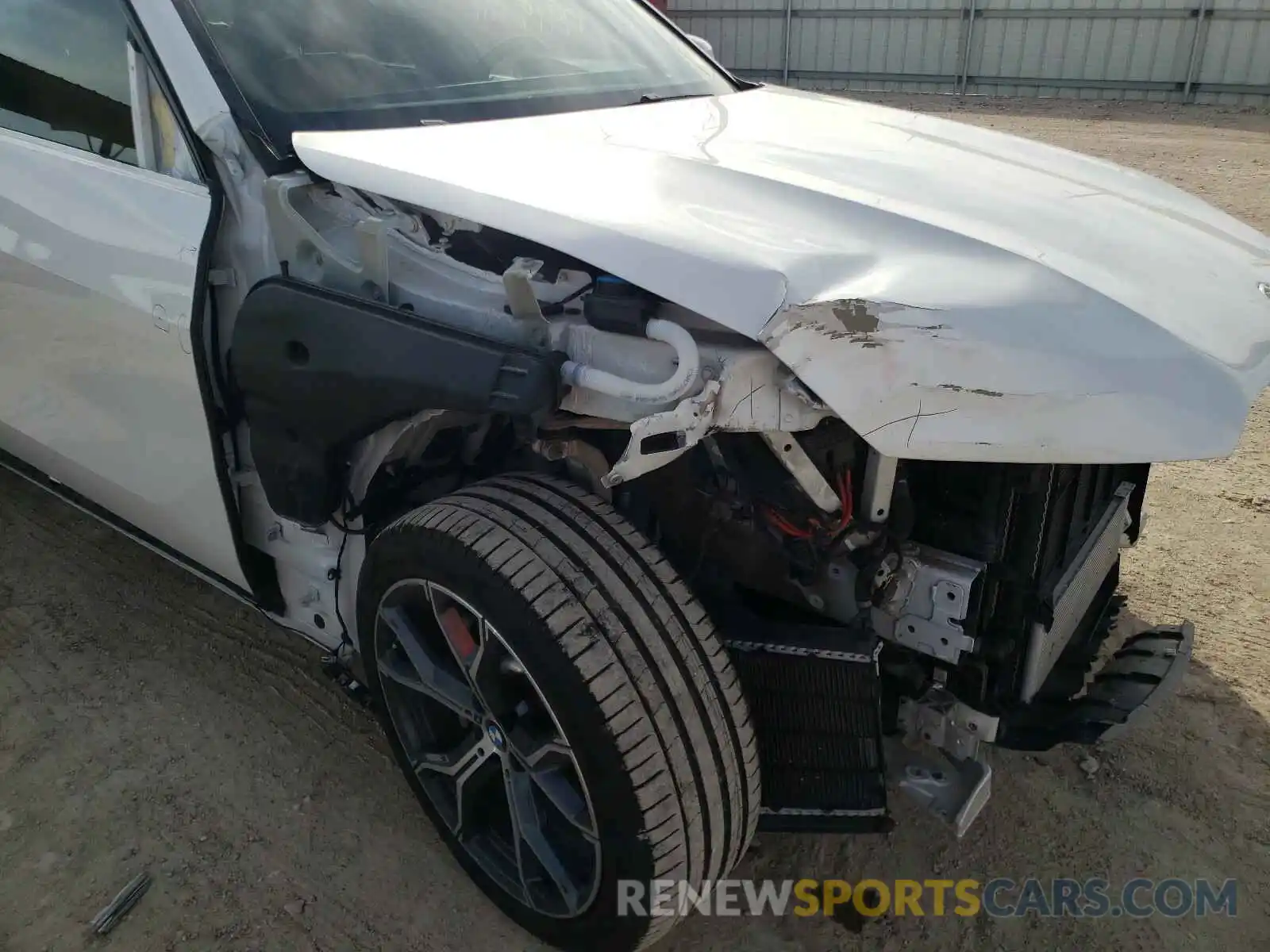 9 Photograph of a damaged car 6UXCR6C63KLK86306 BMW X5 2019