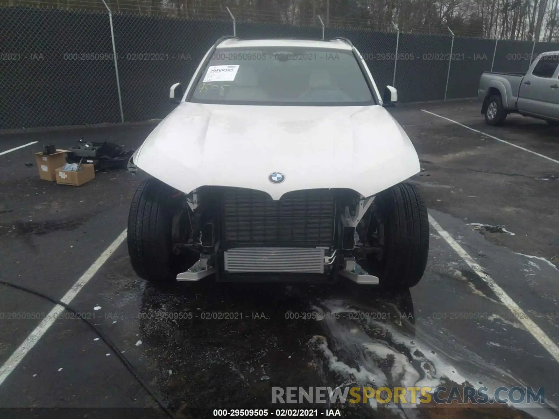 6 Photograph of a damaged car 5UXCR4C03L9B61627 BMW X5 2020