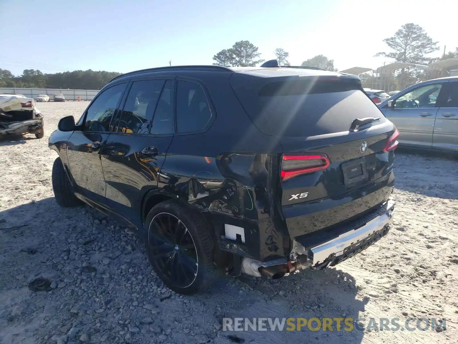 3 Photograph of a damaged car 5UXCR4C03LLT18704 BMW X5 2020