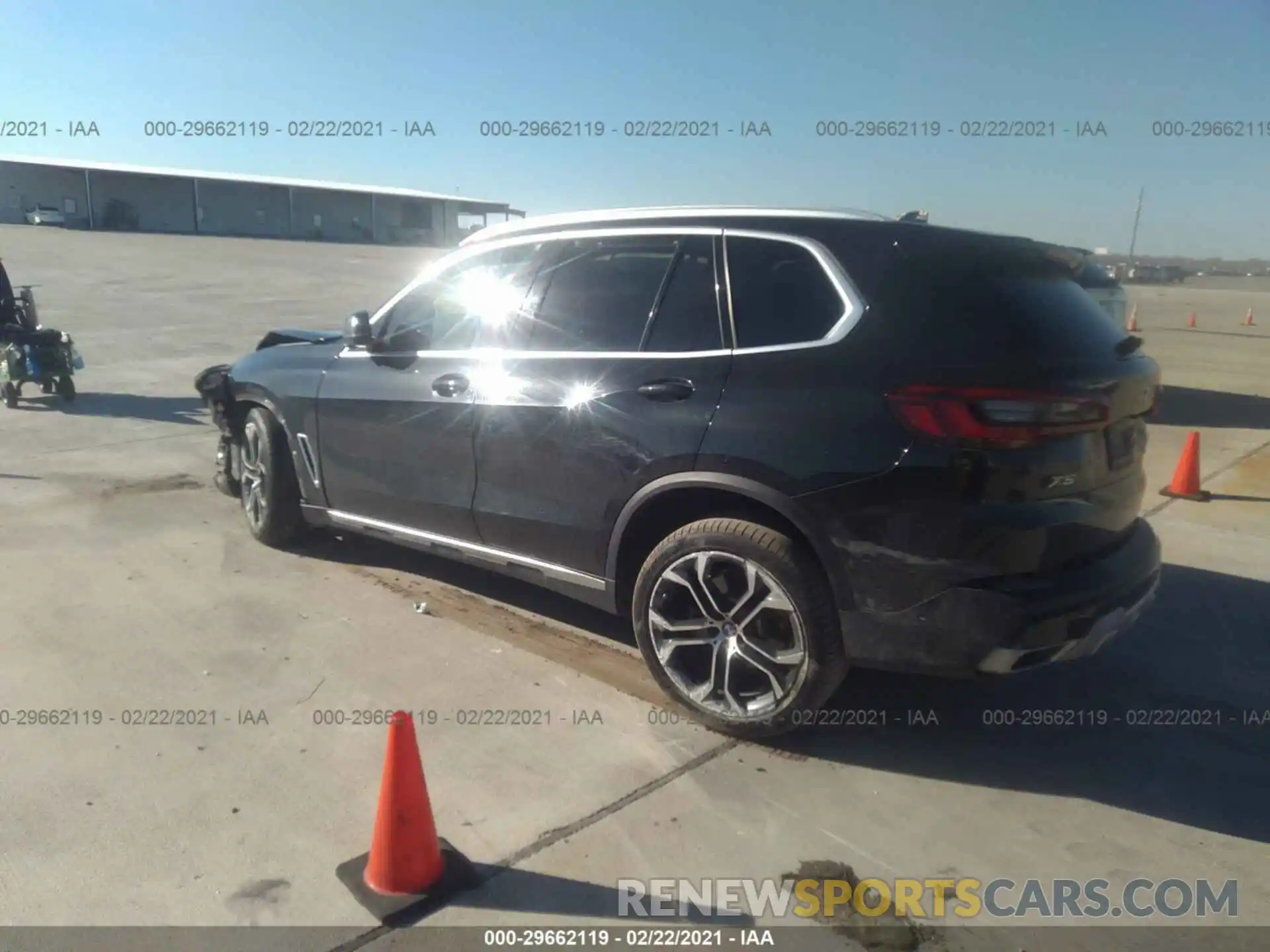 3 Фотография поврежденного автомобиля 5UXCR4C03LLW64154 BMW X5 2020