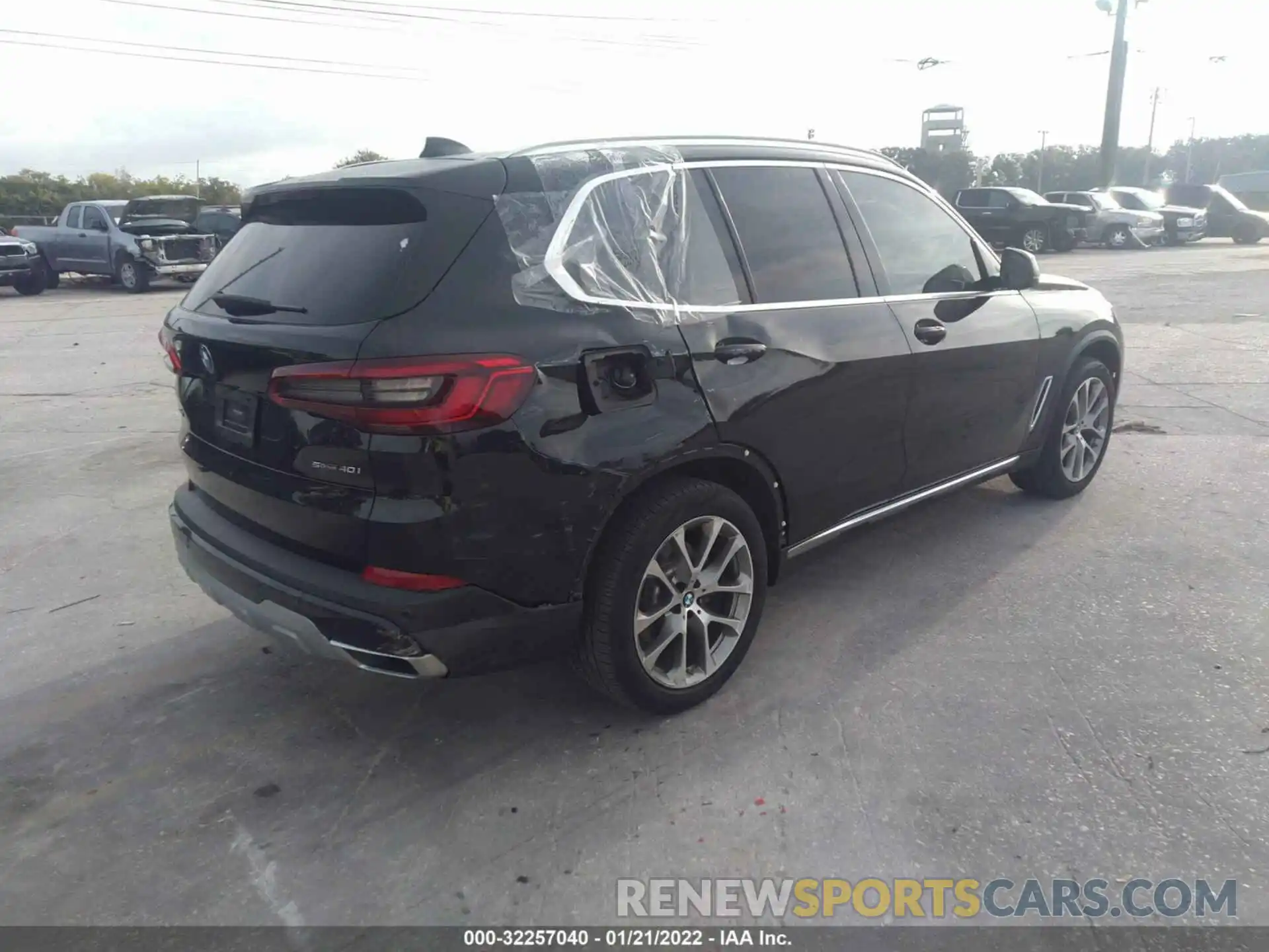 4 Photograph of a damaged car 5UXCR4C04L9B48210 BMW X5 2020