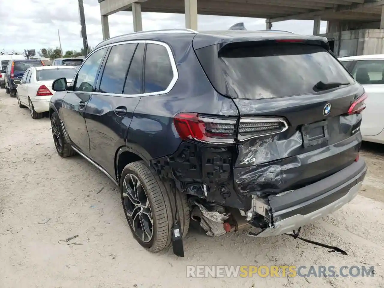 3 Photograph of a damaged car 5UXCR4C04LLE30589 BMW X5 2020