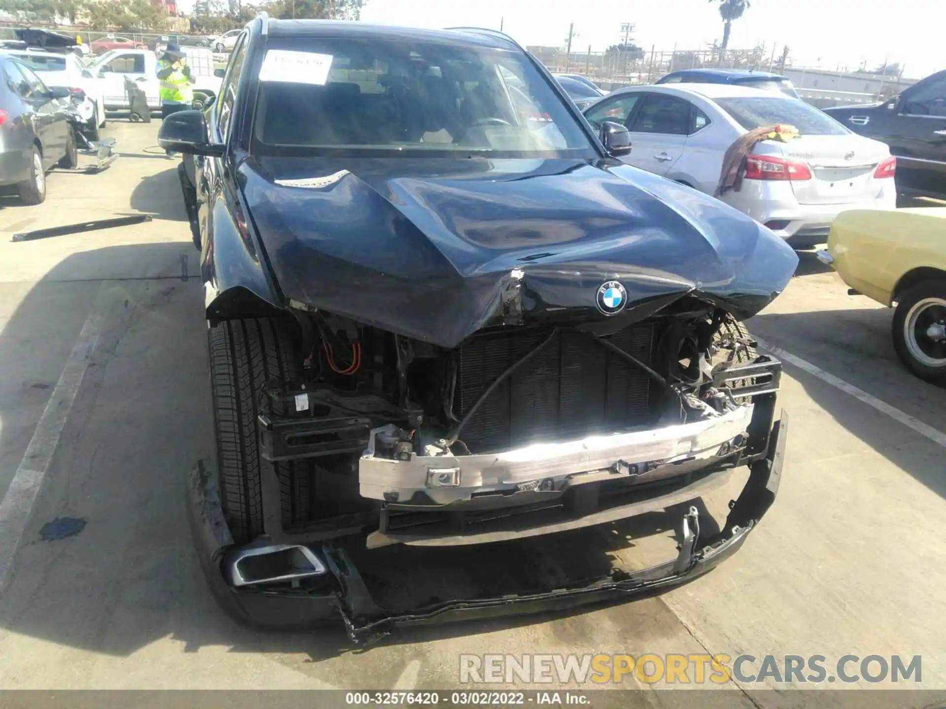 6 Photograph of a damaged car 5UXCR4C04LLW64213 BMW X5 2020