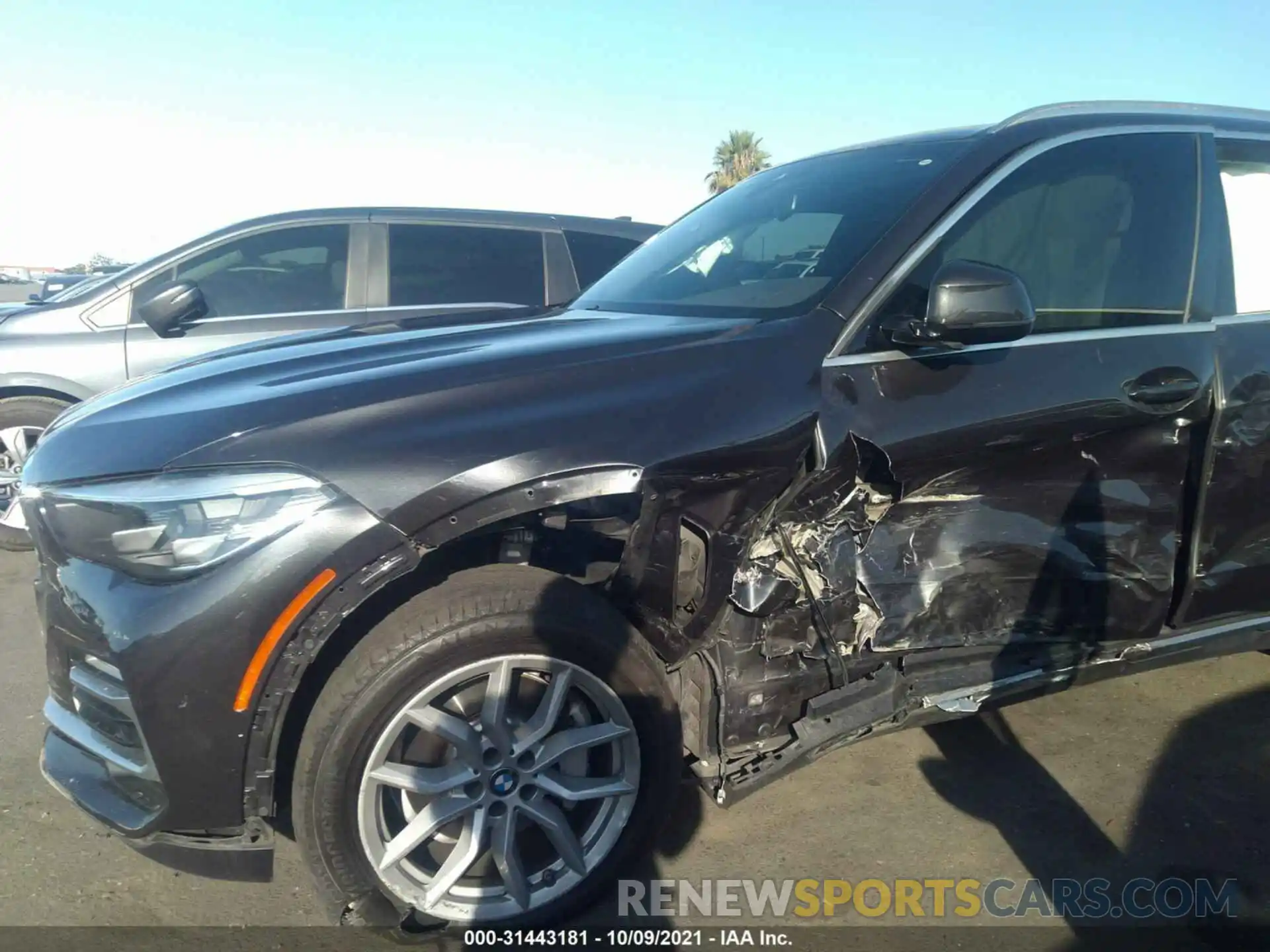 6 Photograph of a damaged car 5UXCR4C04LLW64860 BMW X5 2020