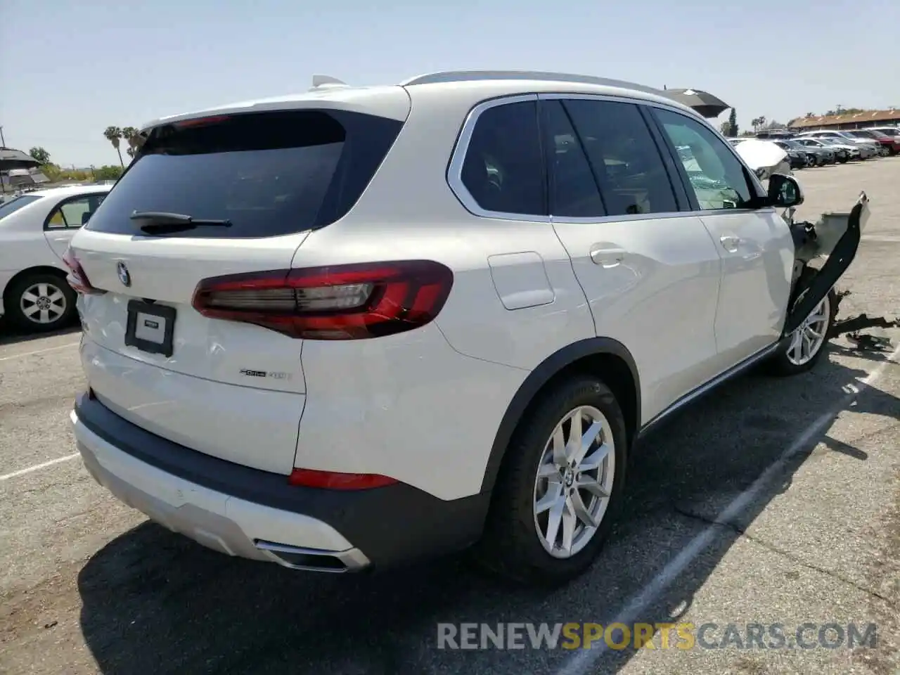 4 Photograph of a damaged car 5UXCR4C05L9C28440 BMW X5 2020