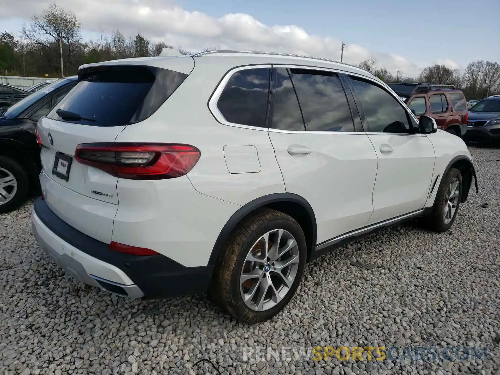 4 Photograph of a damaged car 5UXCR4C05LLE30844 BMW X5 2020