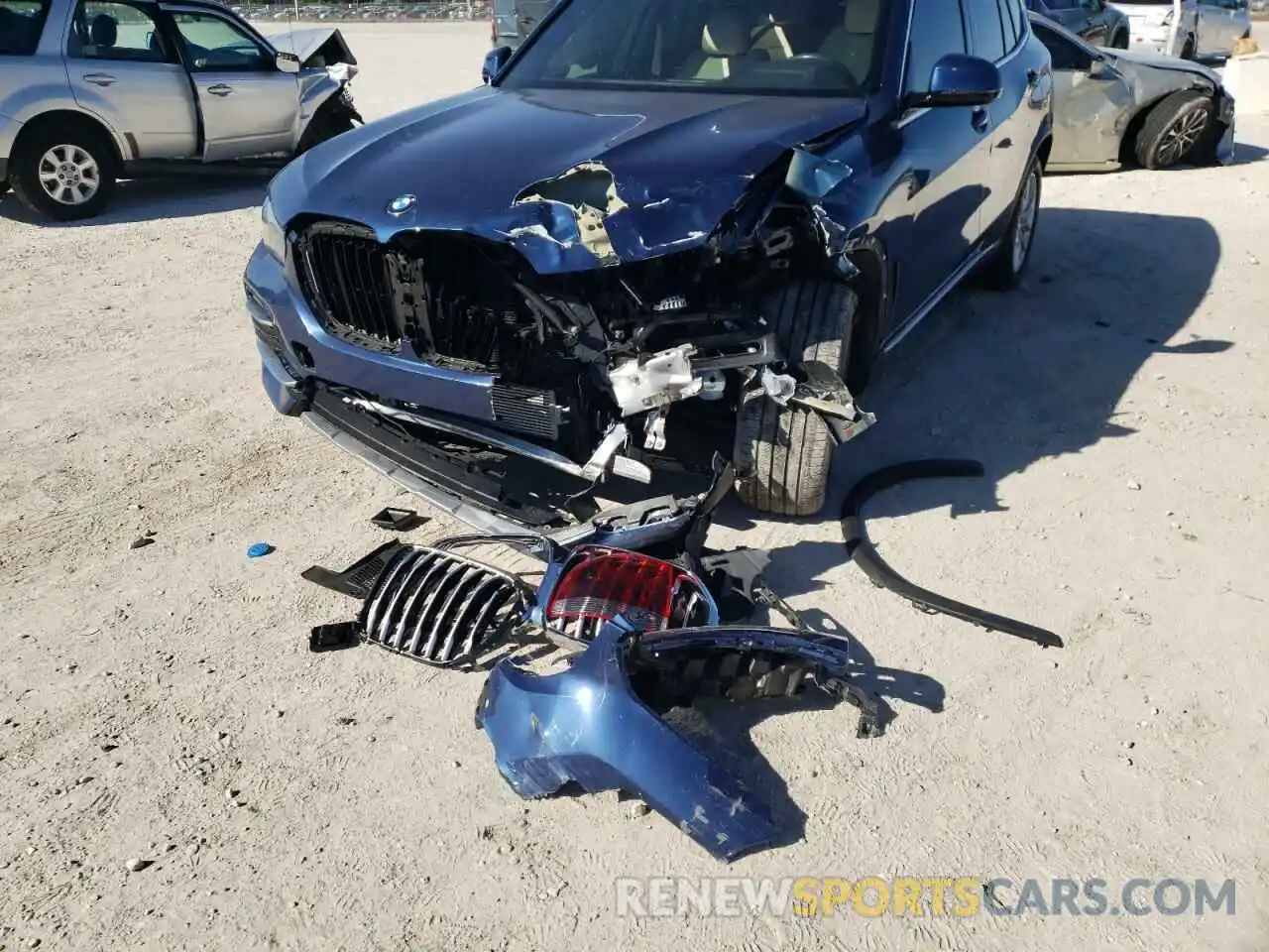 9 Photograph of a damaged car 5UXCR4C06L9B11756 BMW X5 2020