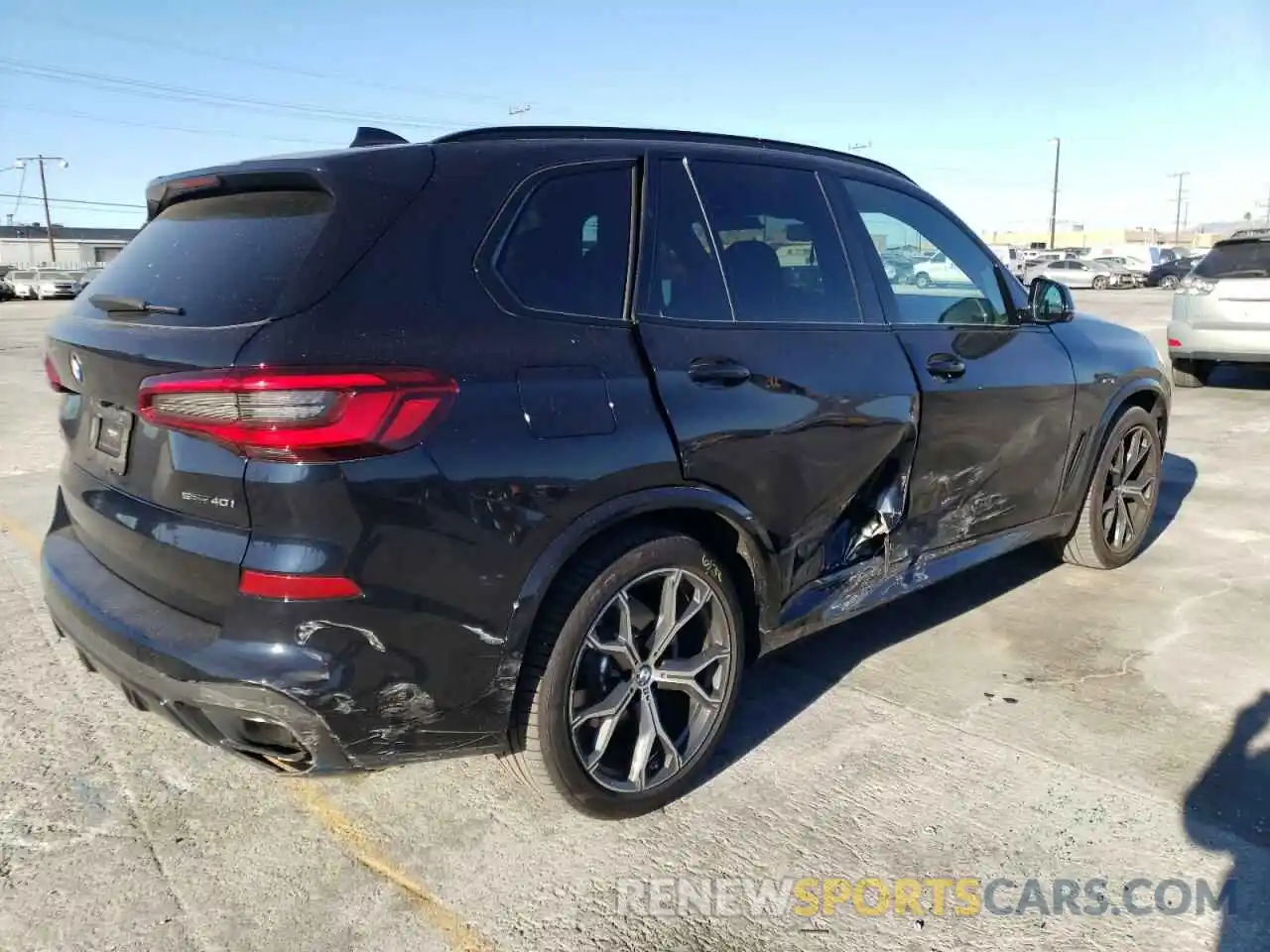 4 Photograph of a damaged car 5UXCR4C06L9B32154 BMW X5 2020