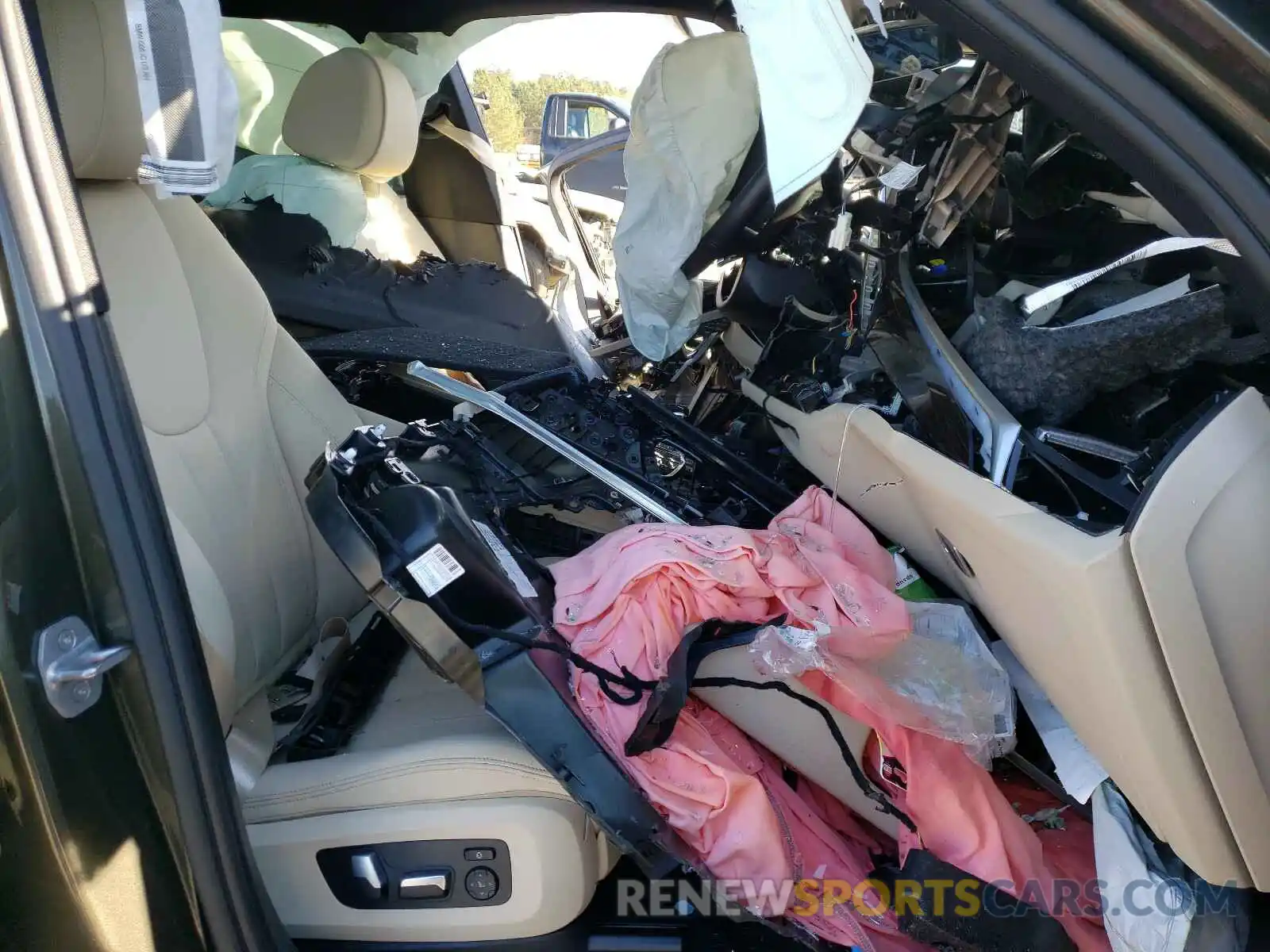 5 Photograph of a damaged car 5UXCR4C06L9C14837 BMW X5 2020