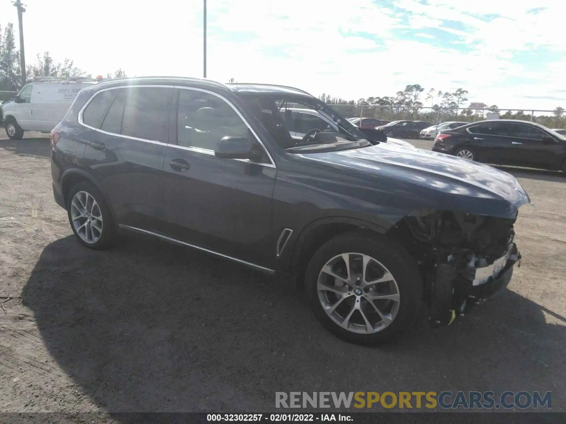 1 Photograph of a damaged car 5UXCR4C06L9C31704 BMW X5 2020