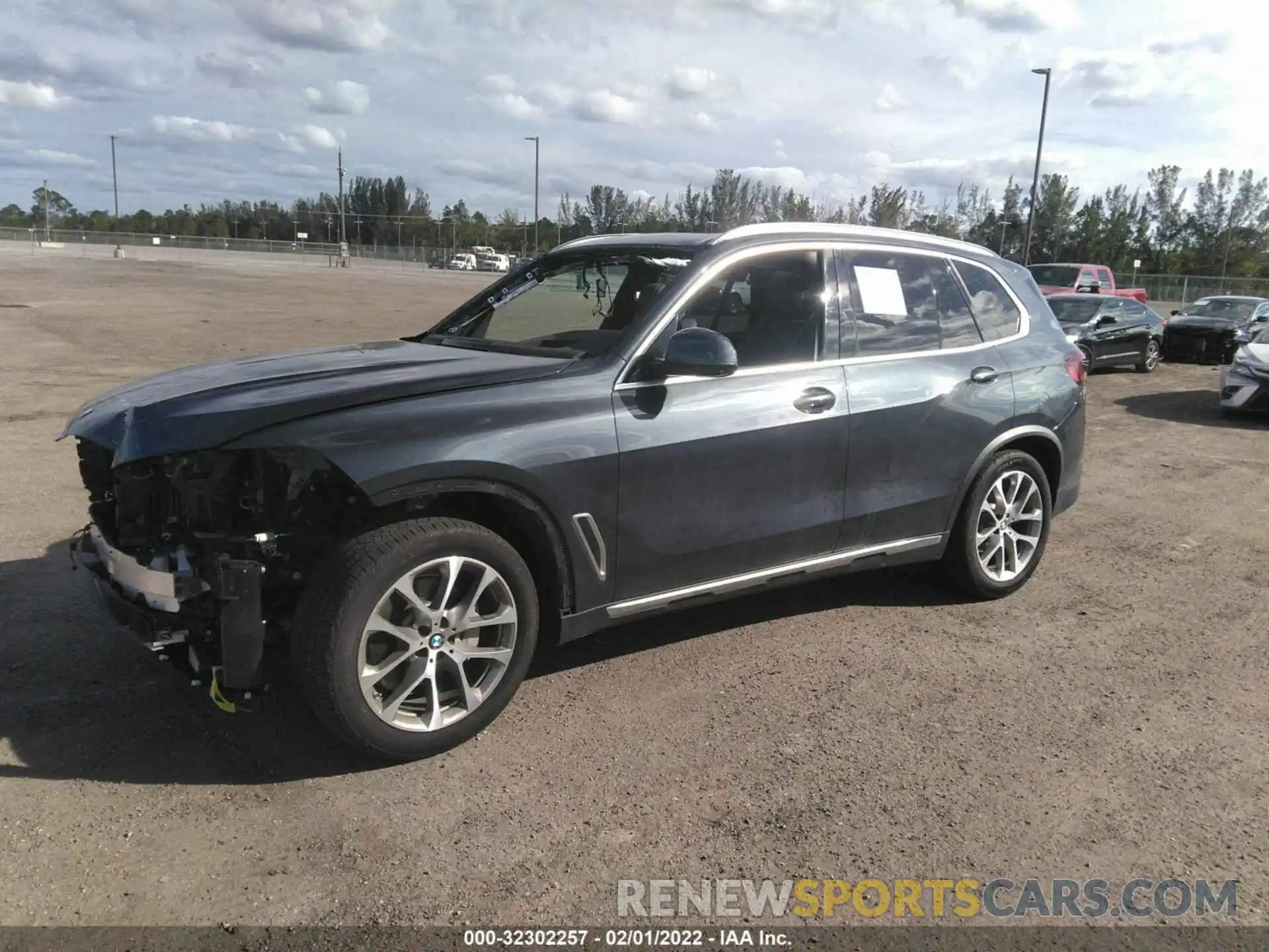 2 Photograph of a damaged car 5UXCR4C06L9C31704 BMW X5 2020