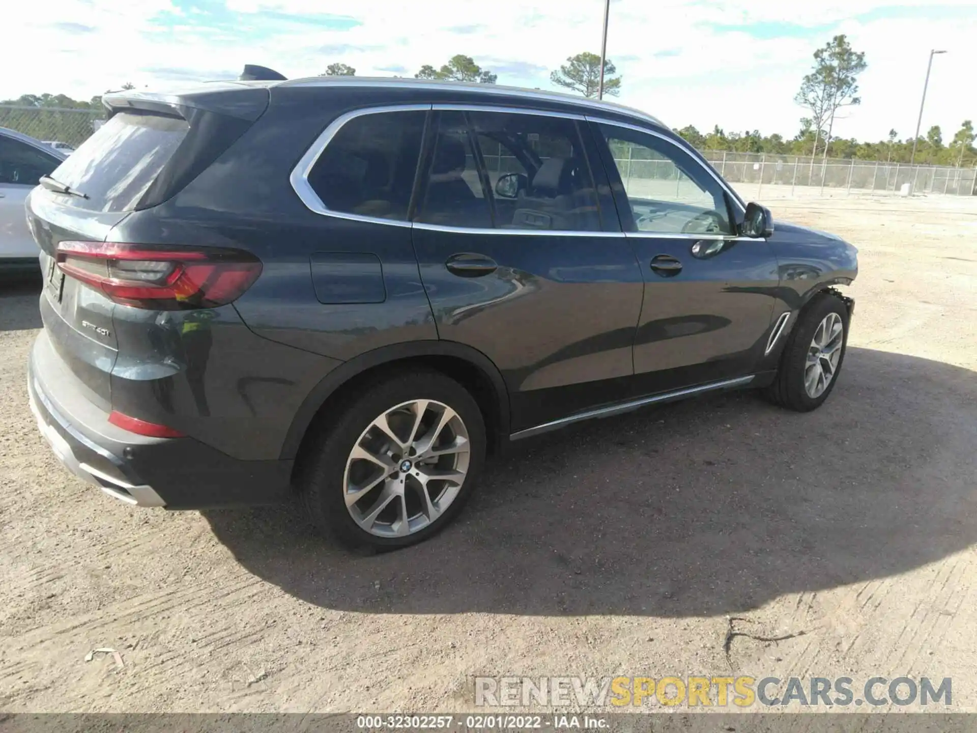 4 Фотография поврежденного автомобиля 5UXCR4C06L9C31704 BMW X5 2020