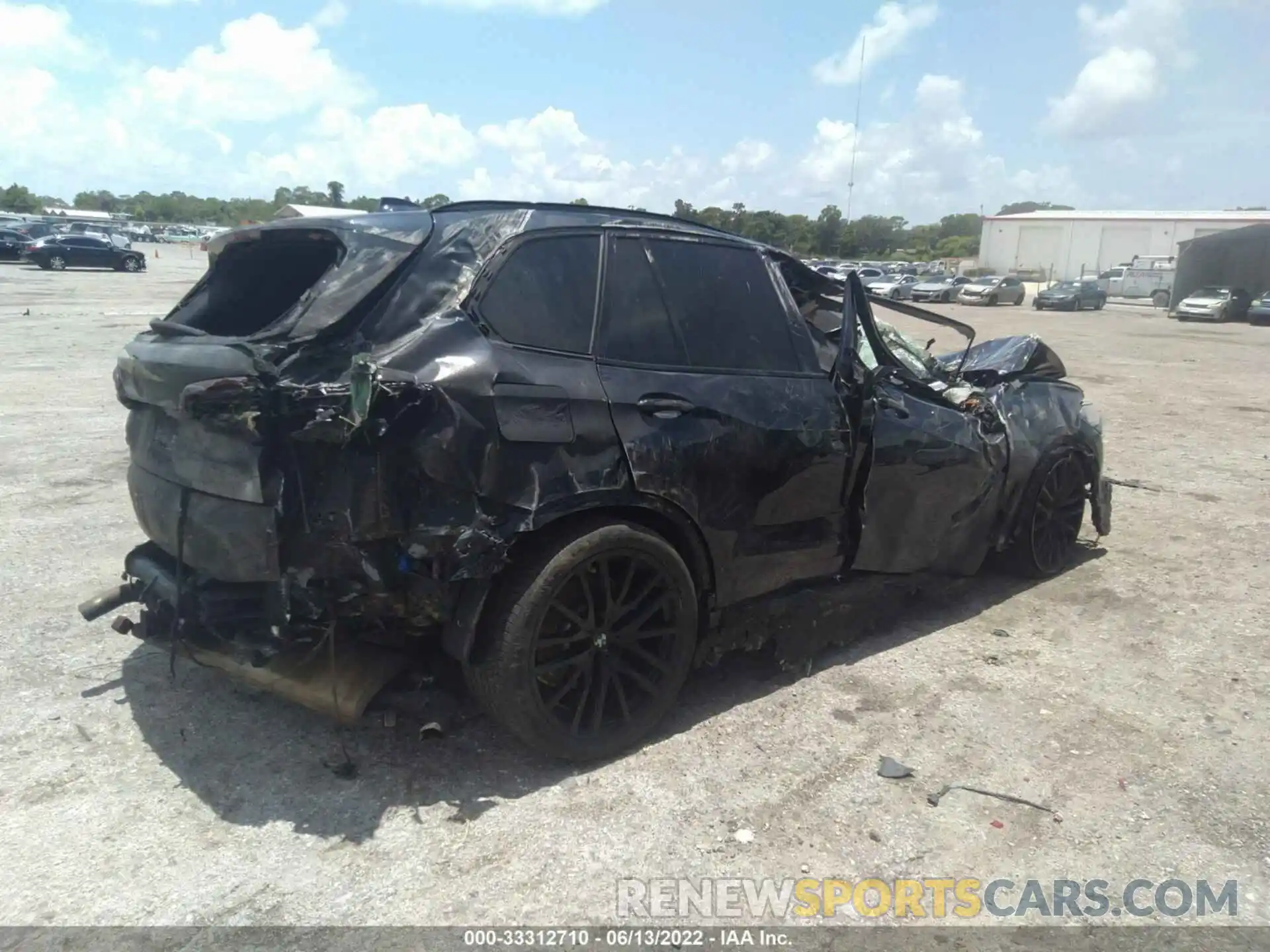 4 Photograph of a damaged car 5UXCR4C06L9D01072 BMW X5 2020