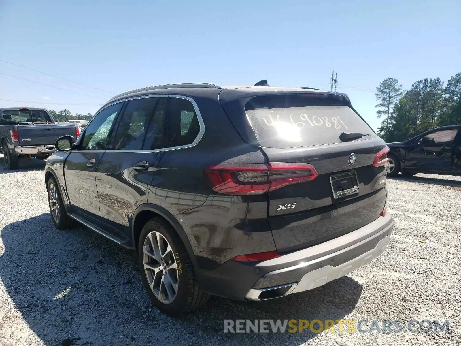 3 Photograph of a damaged car 5UXCR4C06LLT19653 BMW X5 2020