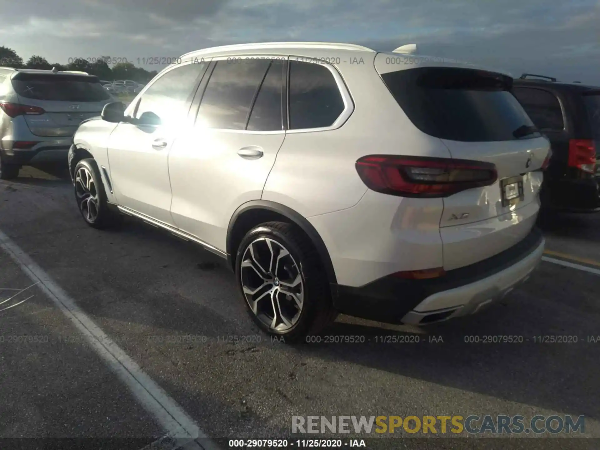 3 Photograph of a damaged car 5UXCR4C06LLW63662 BMW X5 2020