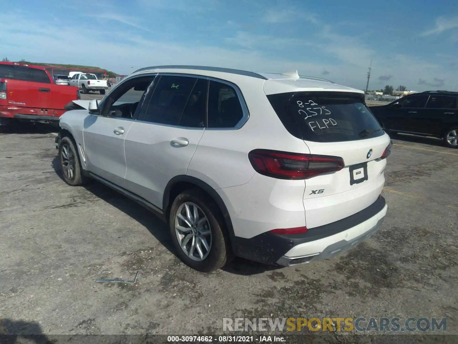 3 Photograph of a damaged car 5UXCR4C08L9B32575 BMW X5 2020