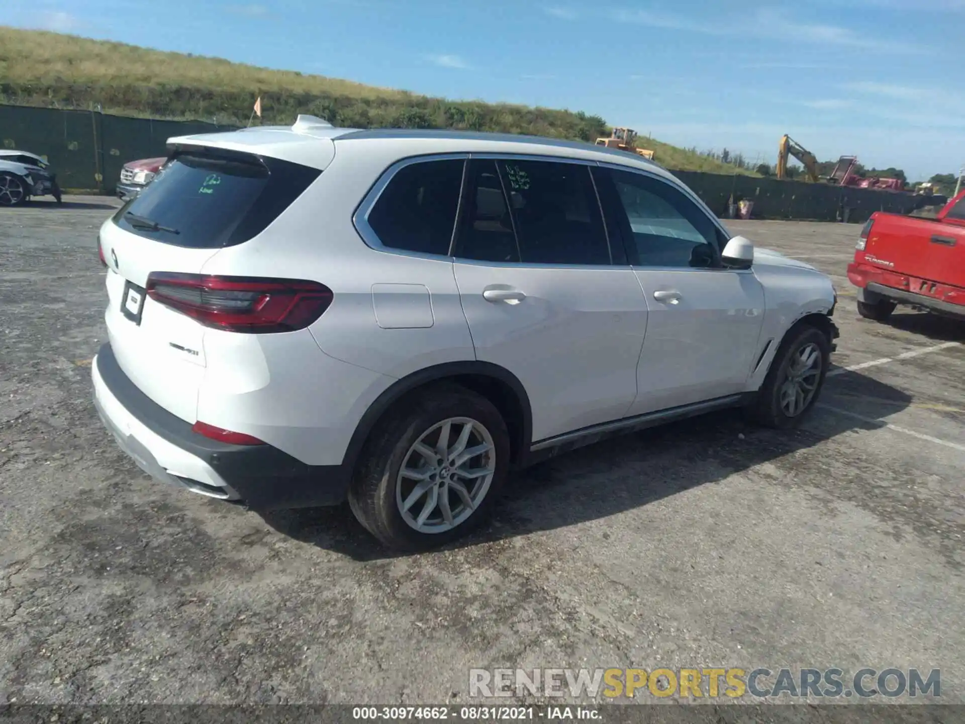 4 Photograph of a damaged car 5UXCR4C08L9B32575 BMW X5 2020