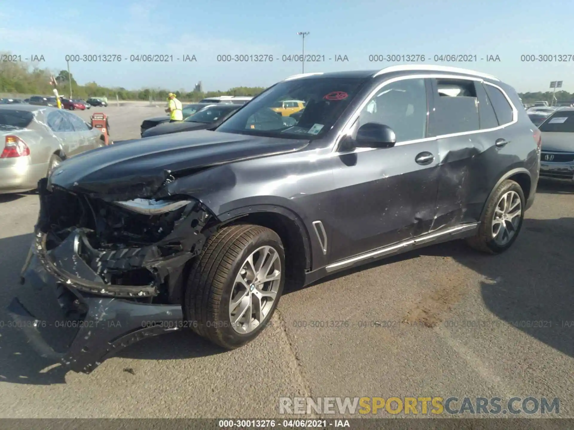 2 Фотография поврежденного автомобиля 5UXCR4C08L9B56617 BMW X5 2020