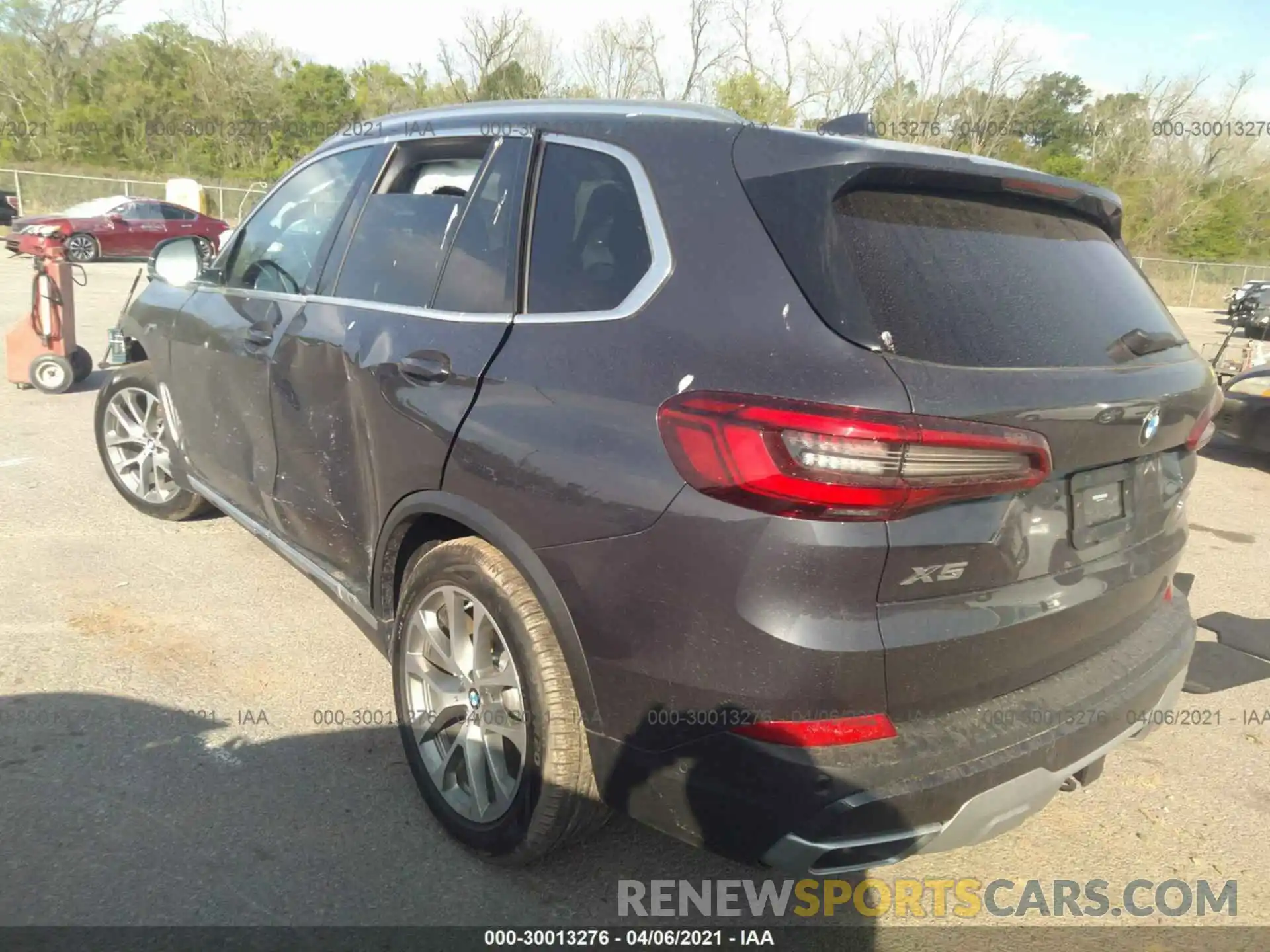 3 Photograph of a damaged car 5UXCR4C08L9B56617 BMW X5 2020