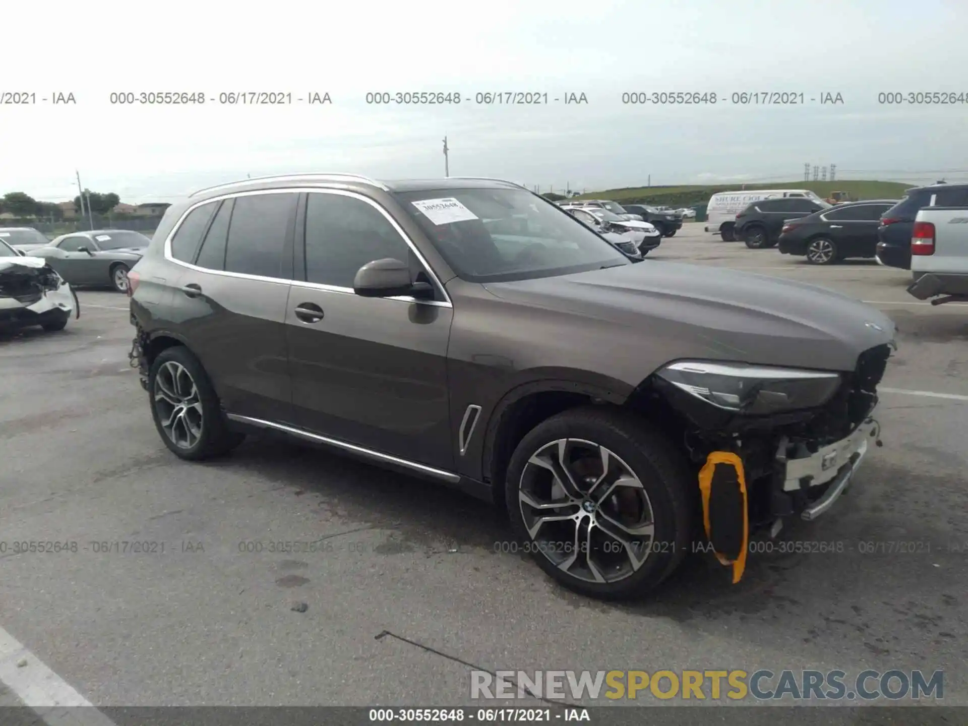 1 Photograph of a damaged car 5UXCR4C08L9C07646 BMW X5 2020