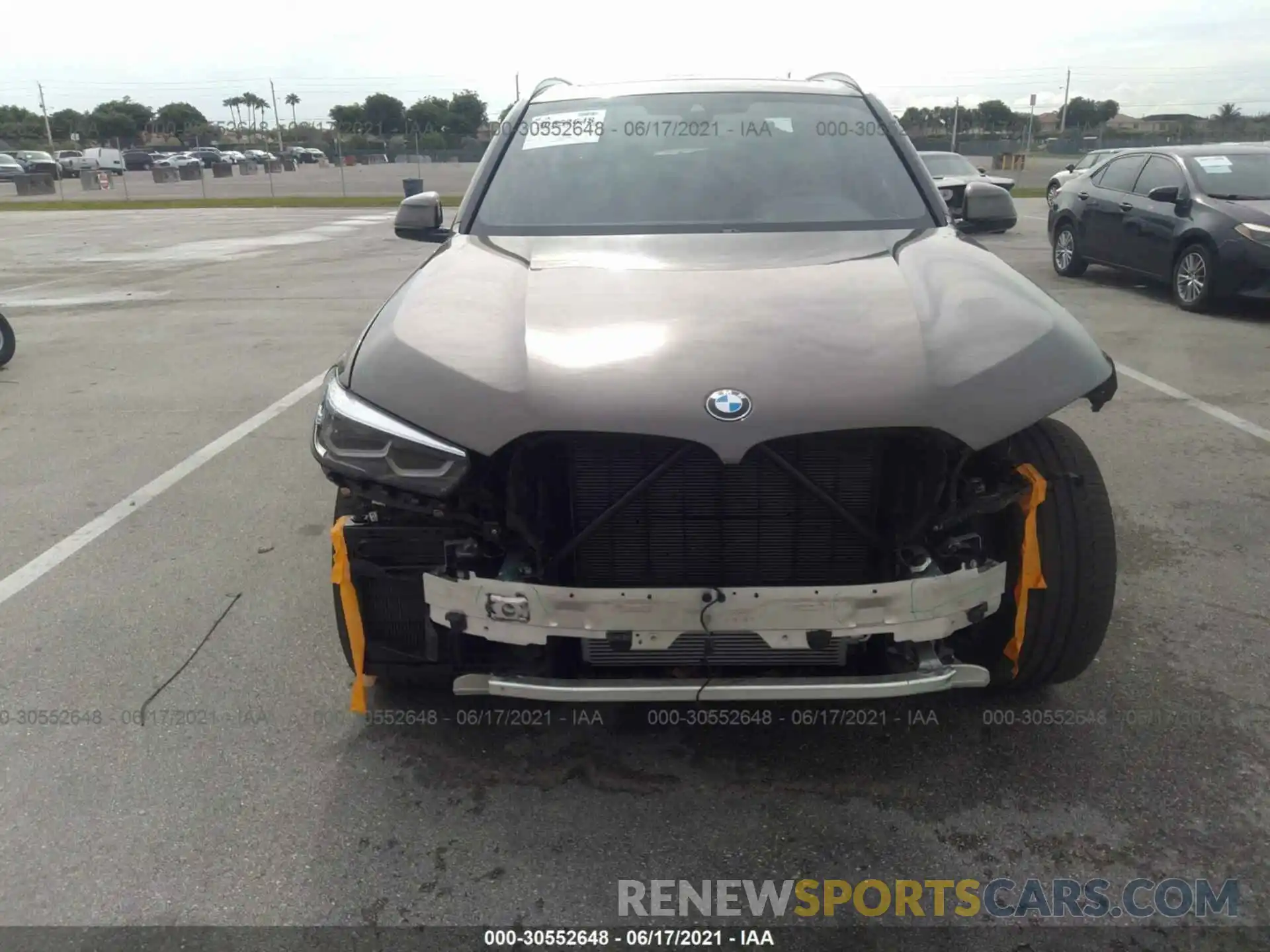 6 Photograph of a damaged car 5UXCR4C08L9C07646 BMW X5 2020