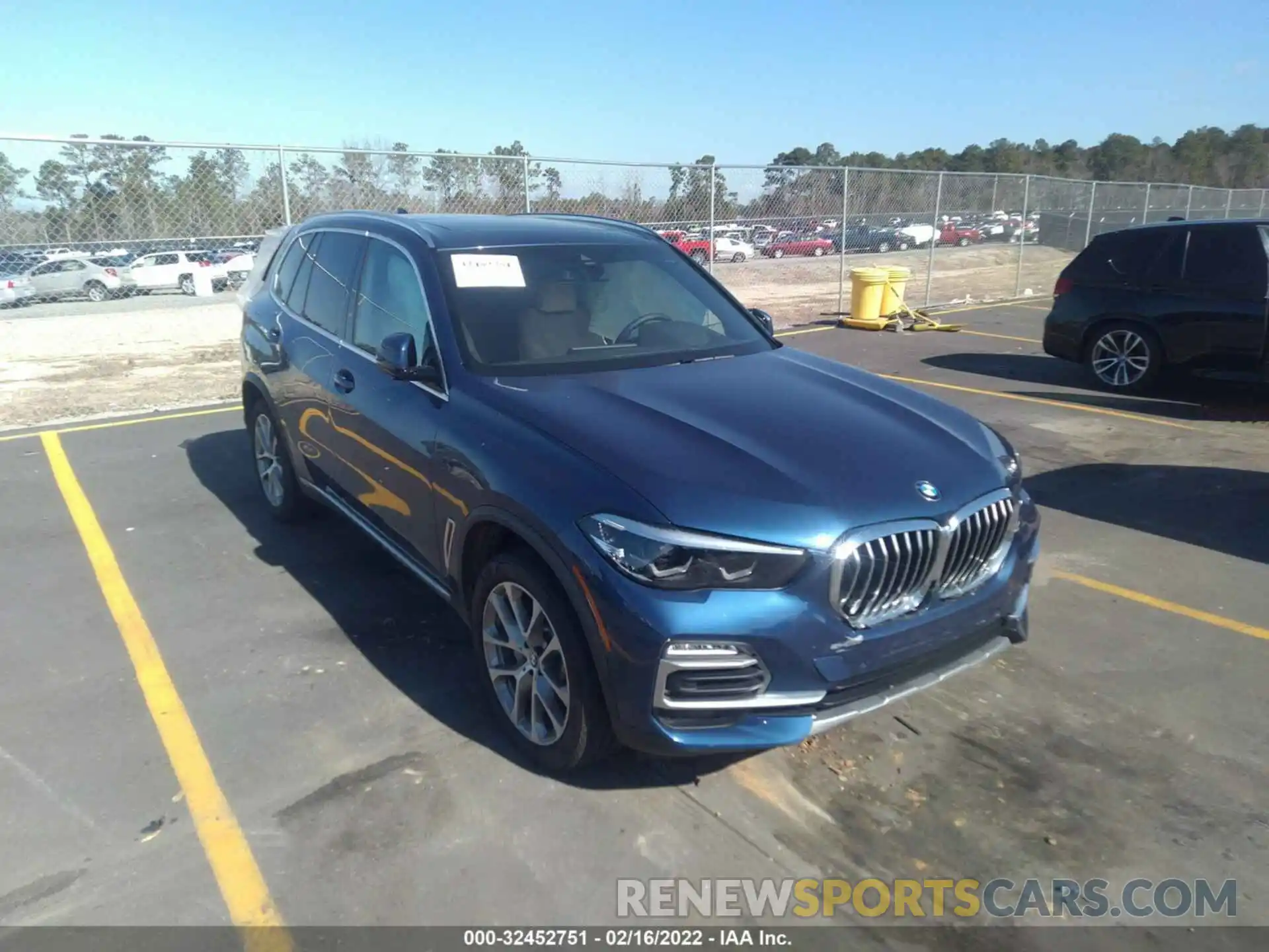 1 Photograph of a damaged car 5UXCR4C08L9C10515 BMW X5 2020