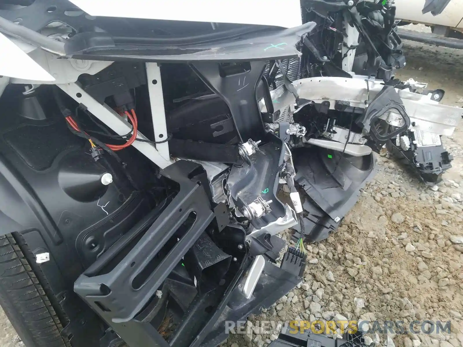 9 Photograph of a damaged car 5UXCR4C08L9C89233 BMW X5 2020